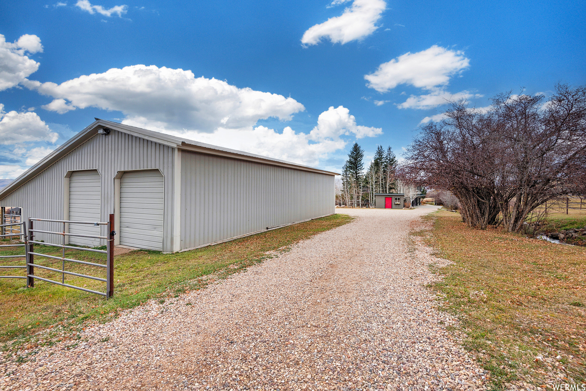 1359 W HYLANDER DR