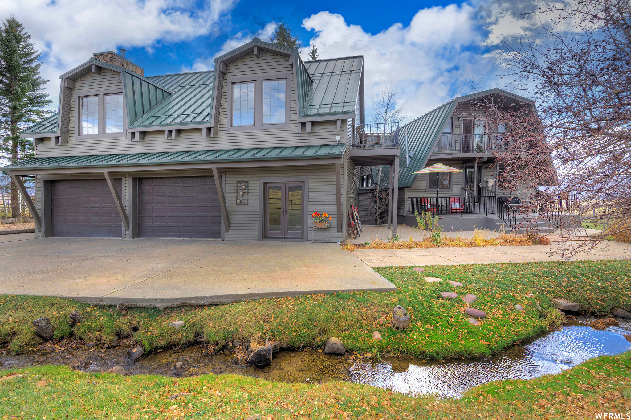 1359 W HYLANDER DR