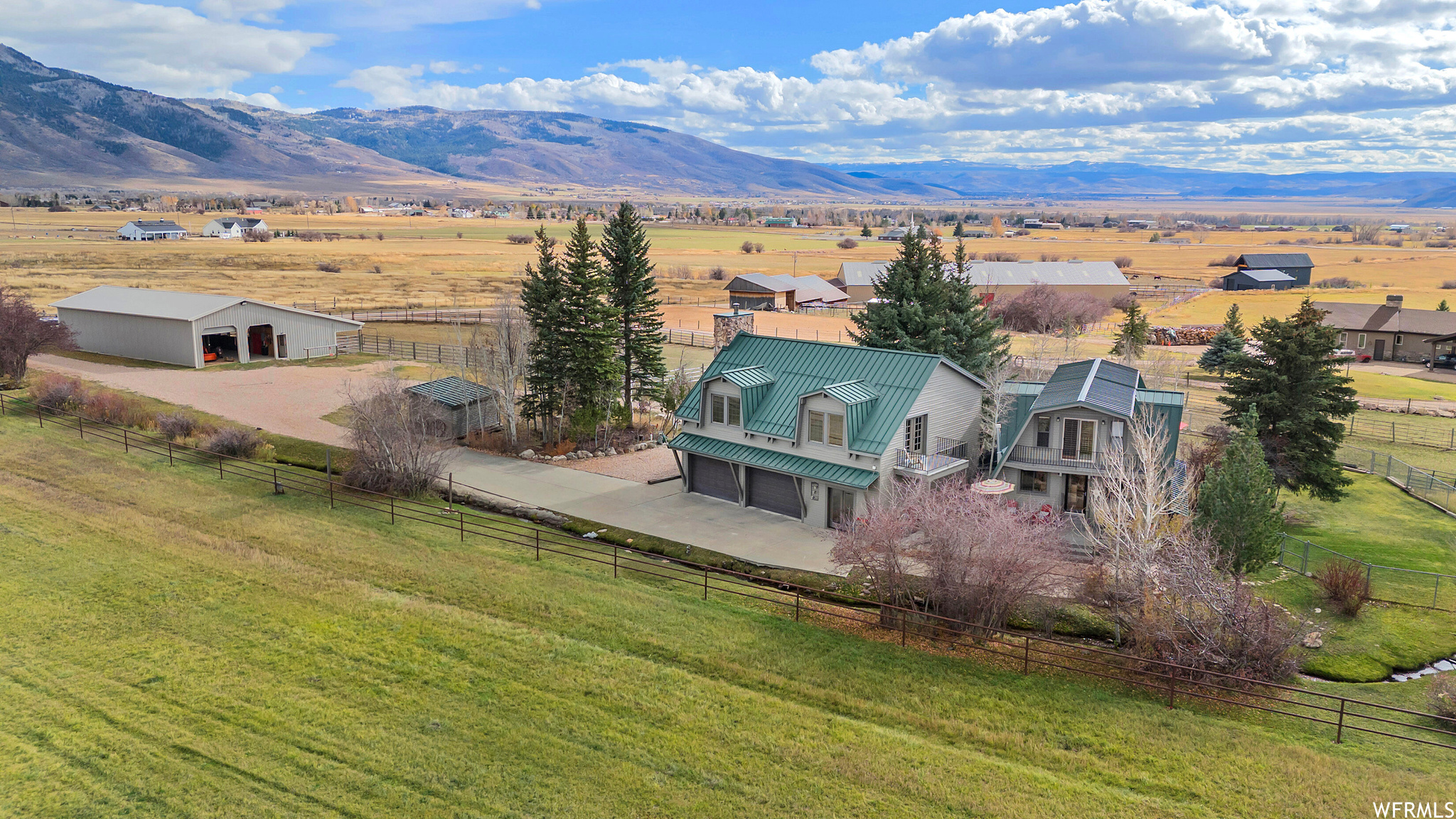 1359 W HYLANDER DR