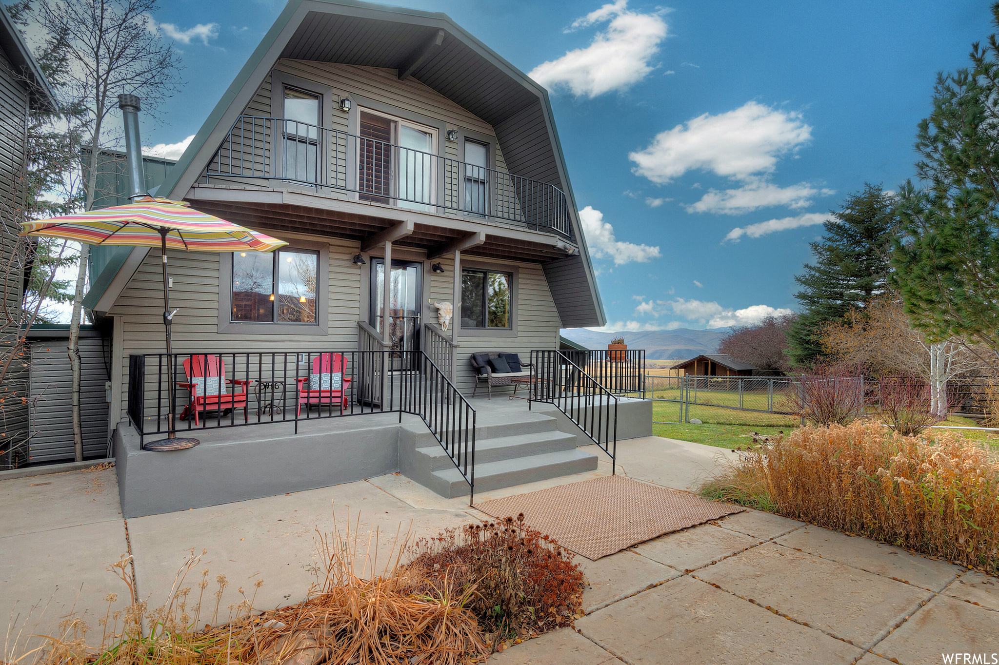 1359 W HYLANDER DR