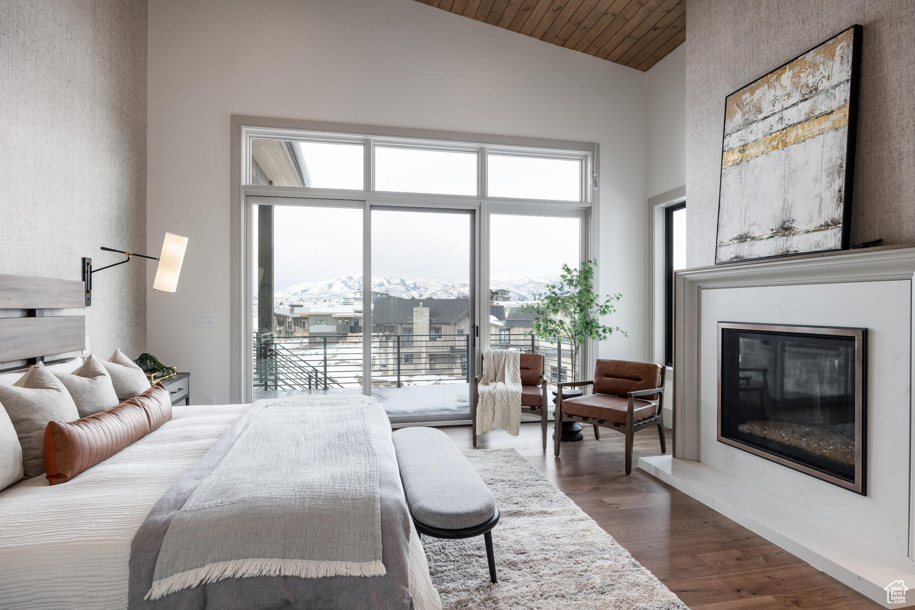 2704 E BOULDER TOP LOOP
