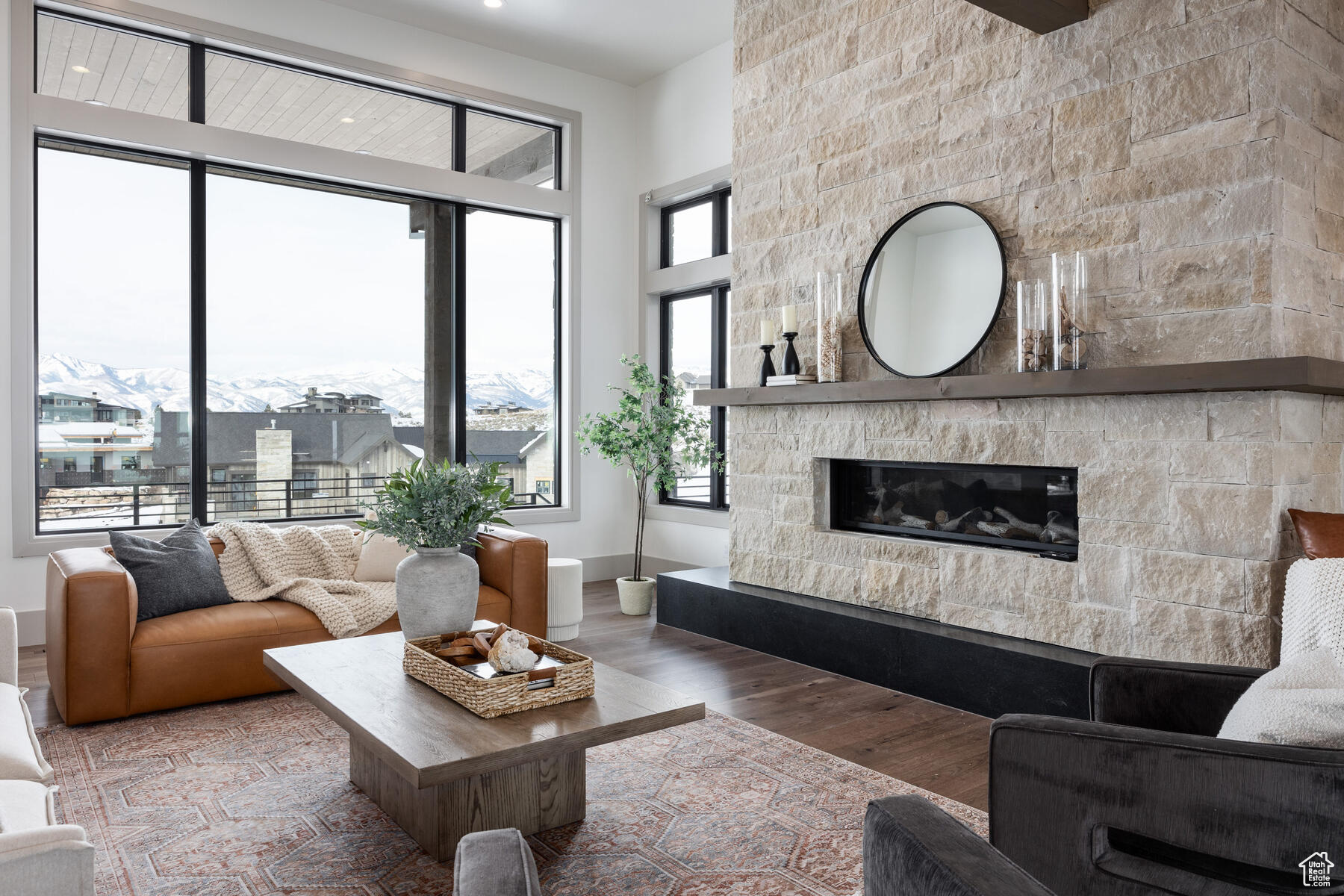 2704 E BOULDER TOP LOOP