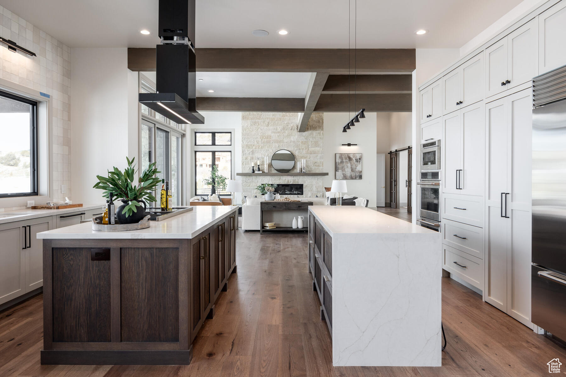 2704 E BOULDER TOP LOOP