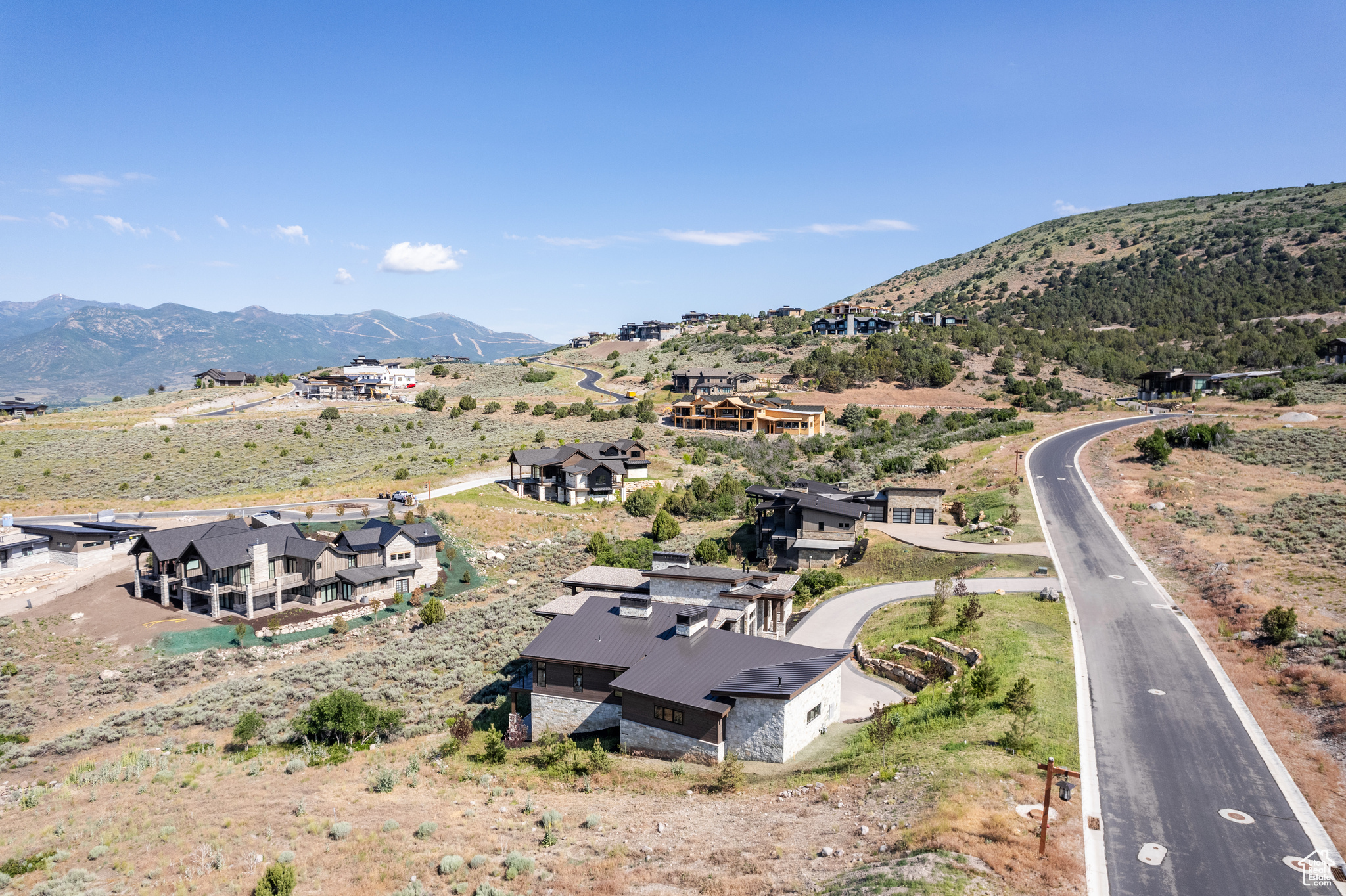 2704 E BOULDER TOP LOOP