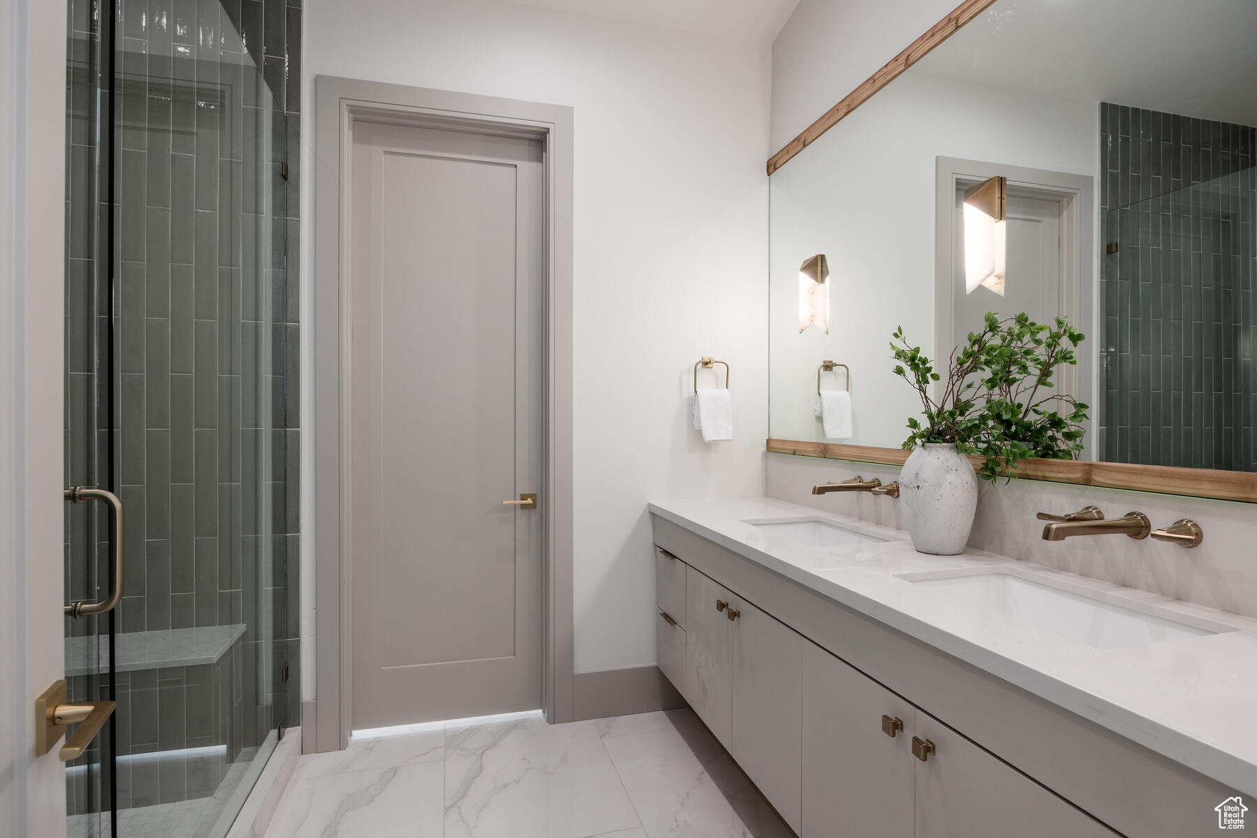 2704 E BOULDER TOP LOOP