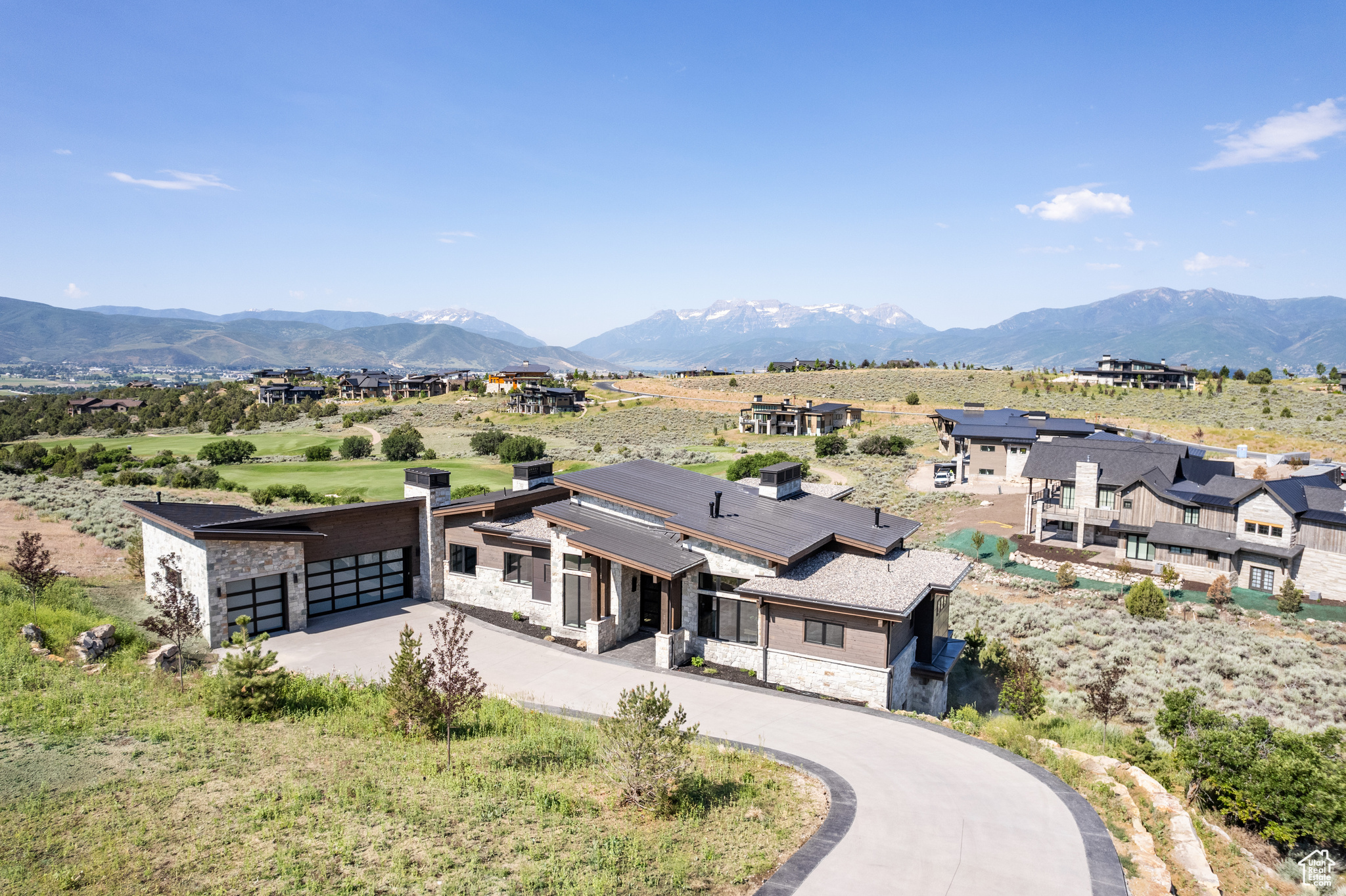 2704 E BOULDER TOP LOOP