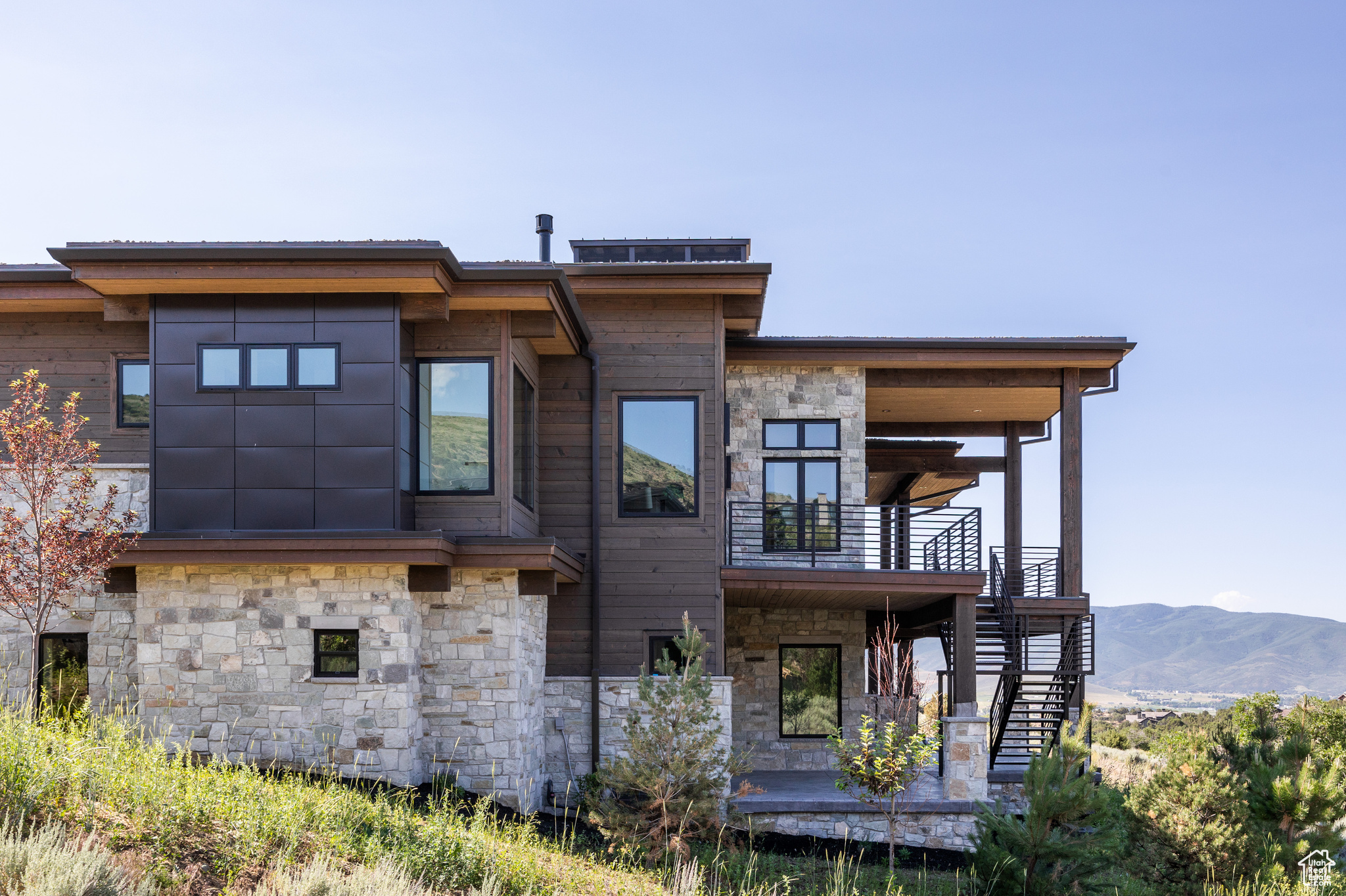 2704 E BOULDER TOP LOOP