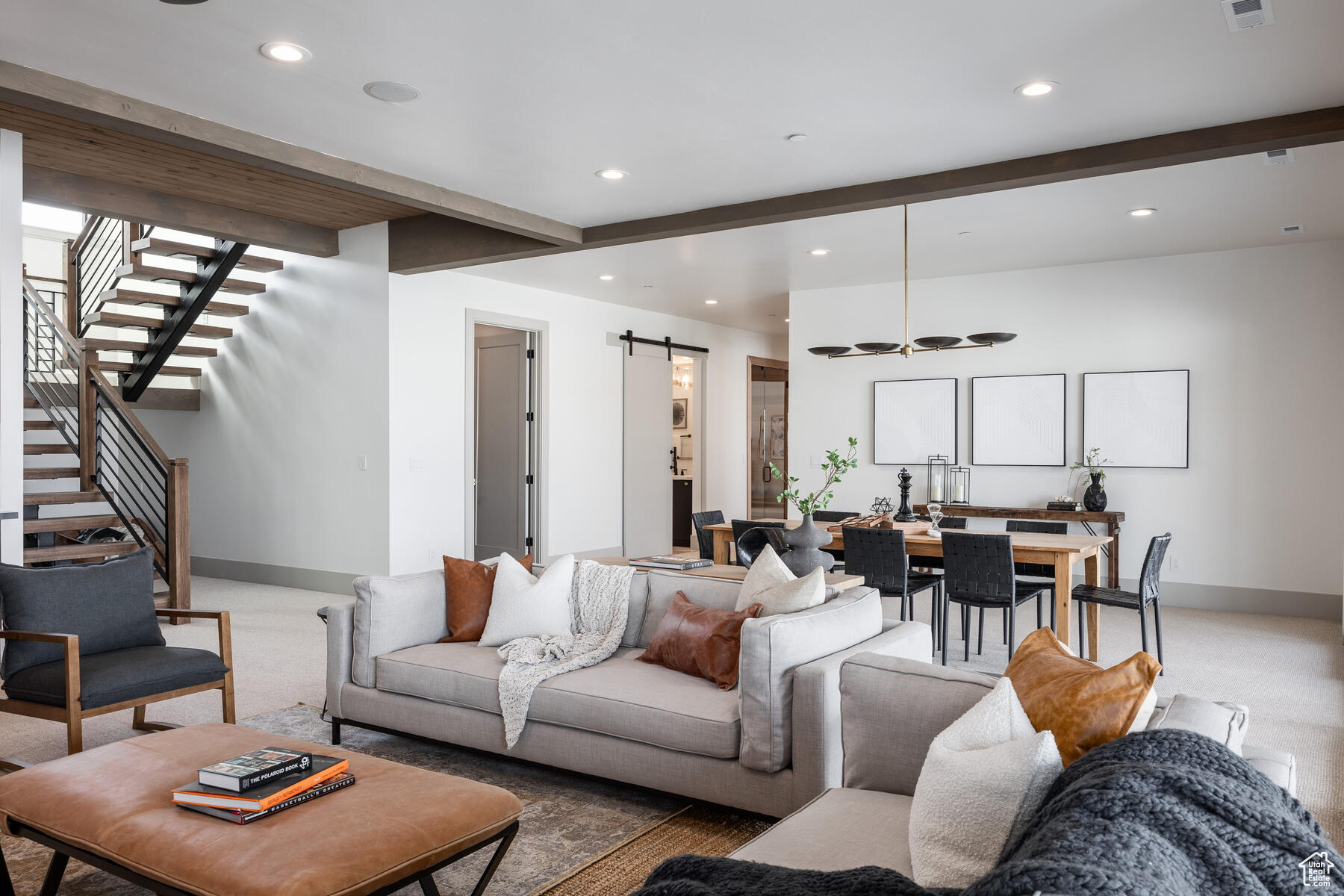 2704 E BOULDER TOP LOOP