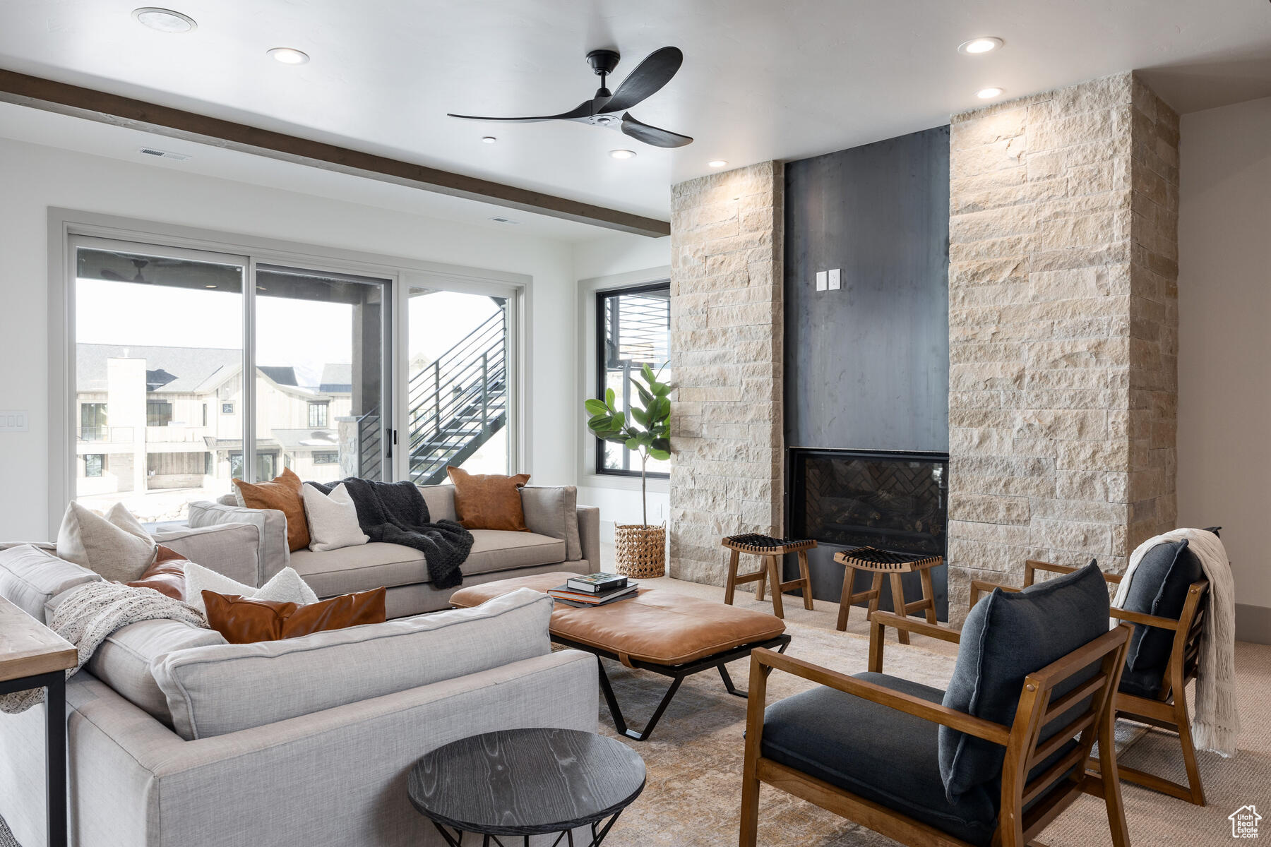2704 E BOULDER TOP LOOP