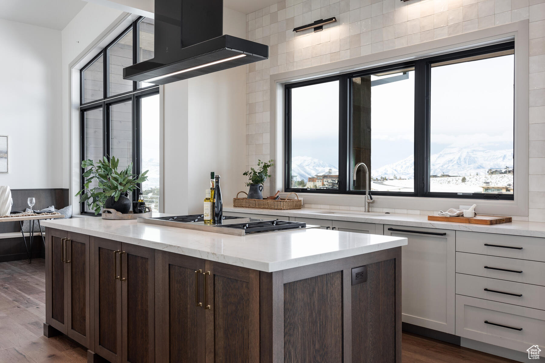 2704 E BOULDER TOP LOOP