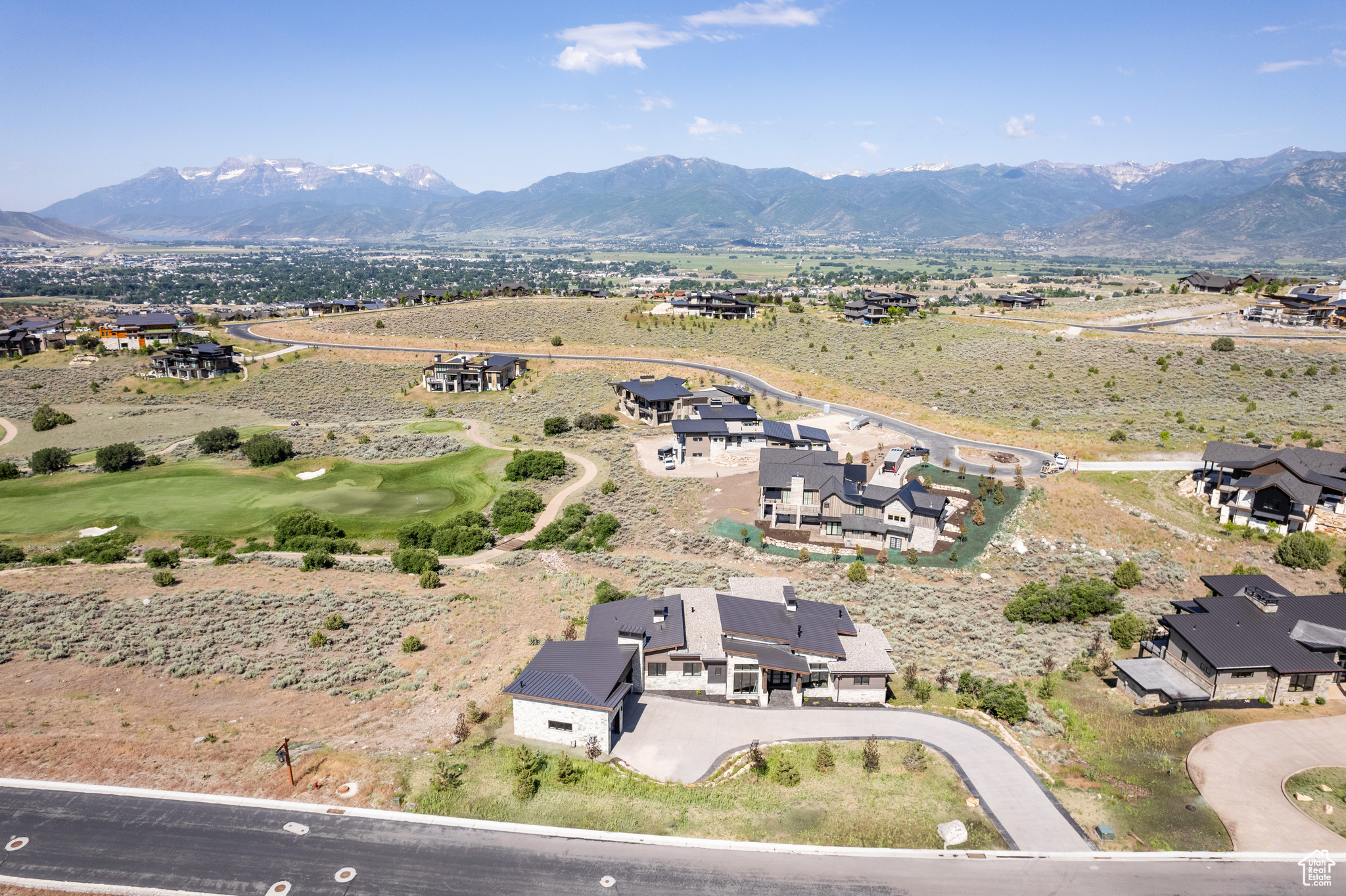 2704 E BOULDER TOP LOOP