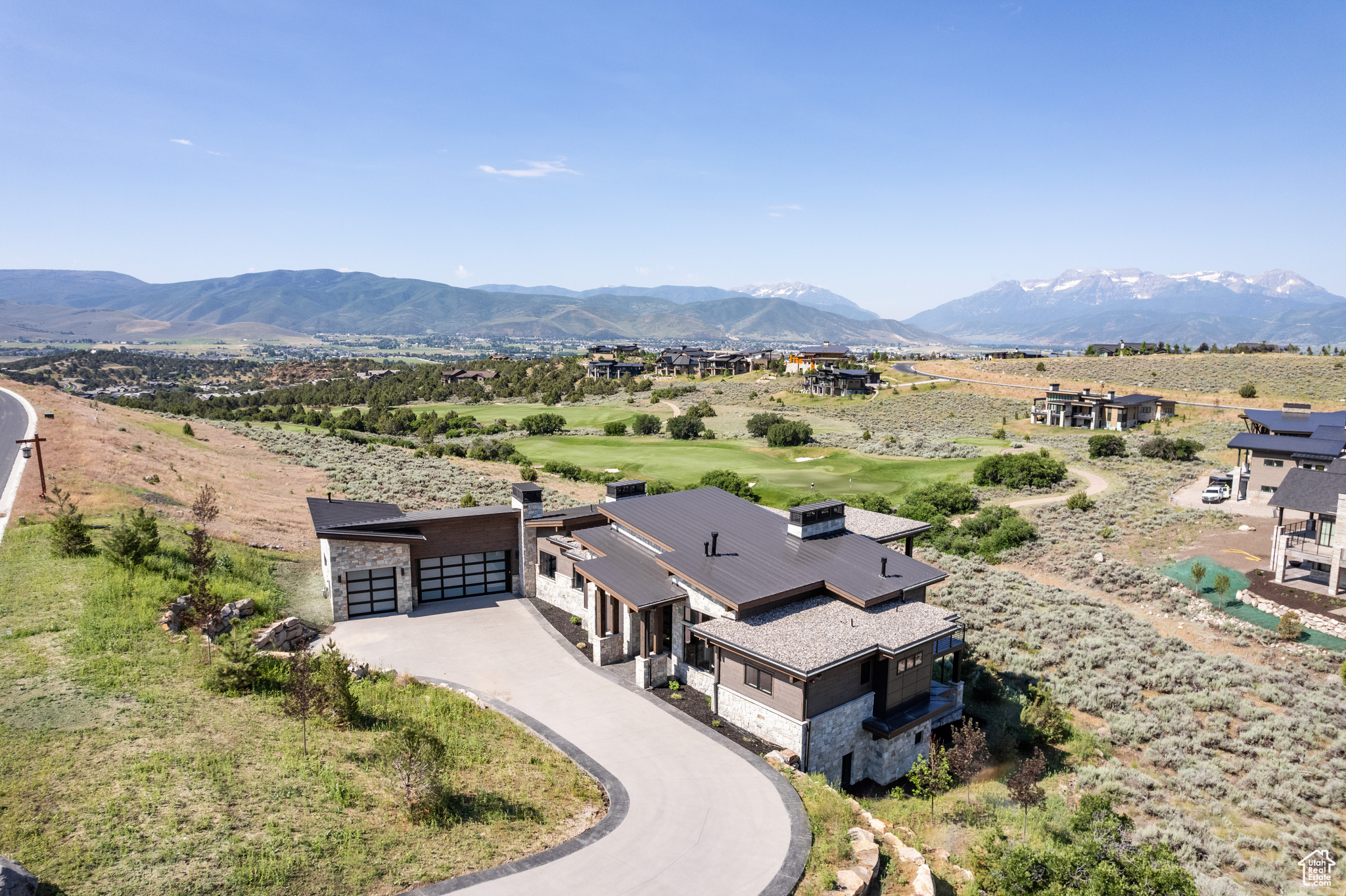 2704 E BOULDER TOP LOOP
