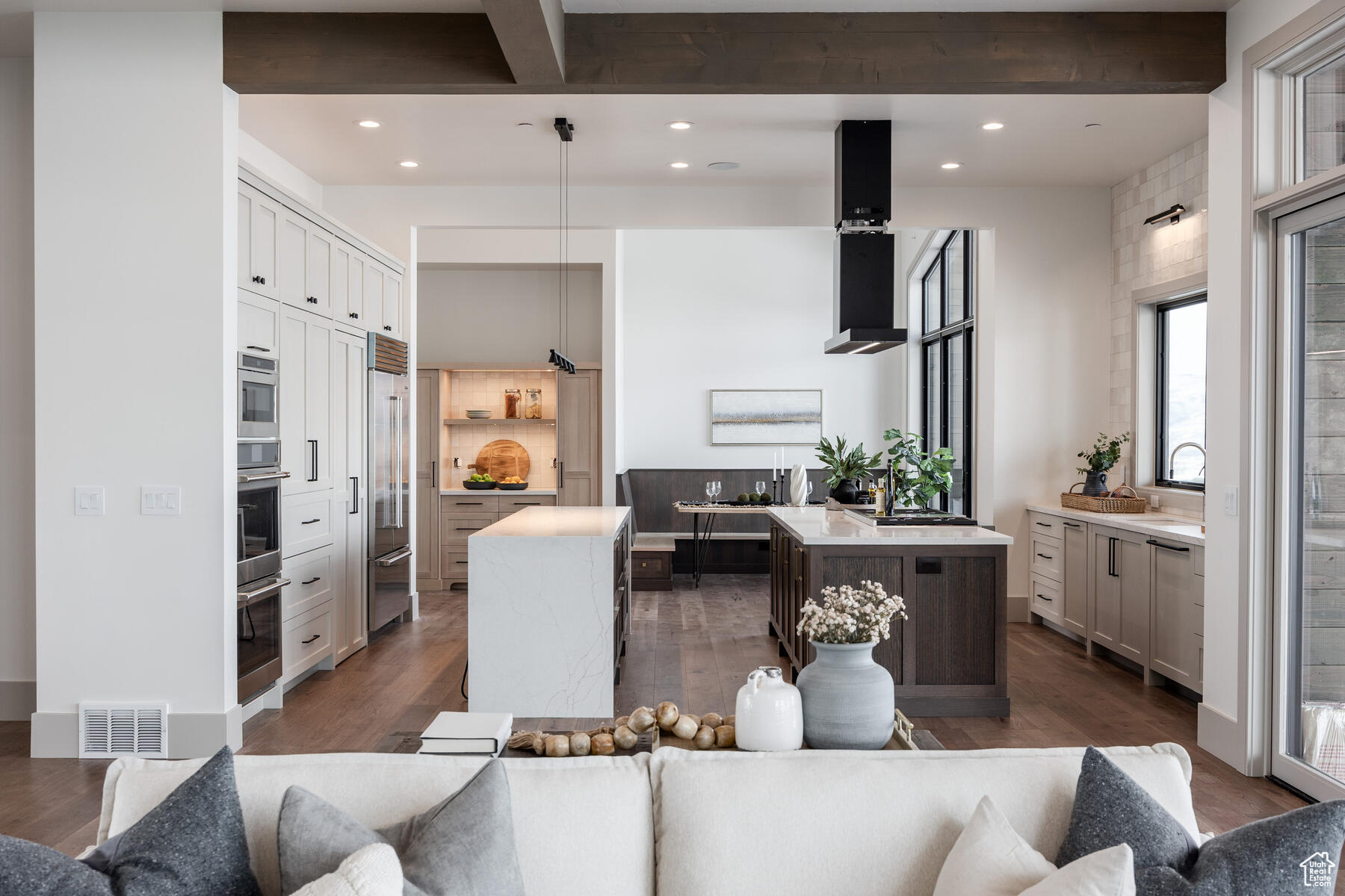 2704 E BOULDER TOP LOOP