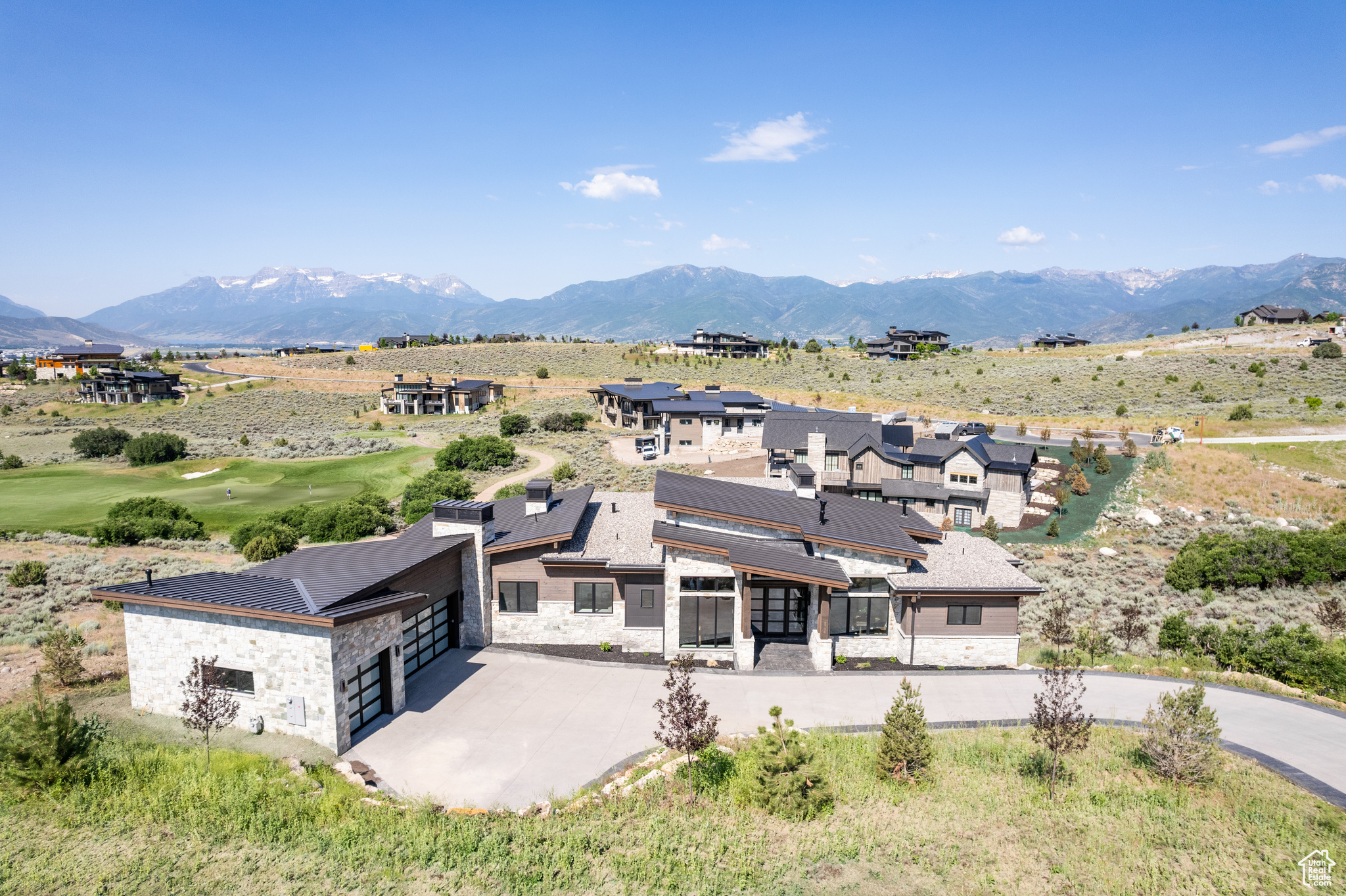 2704 E BOULDER TOP LOOP