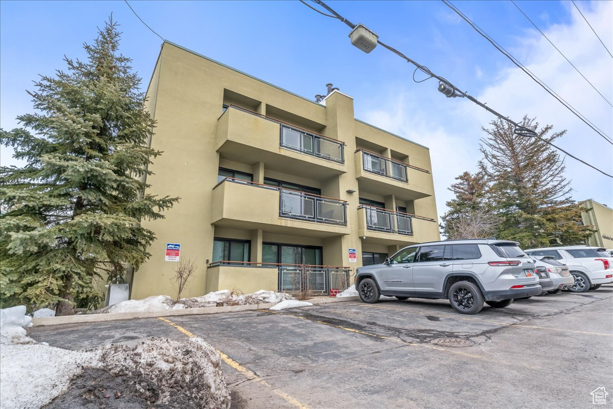 1482 EMPIRE AVE #308