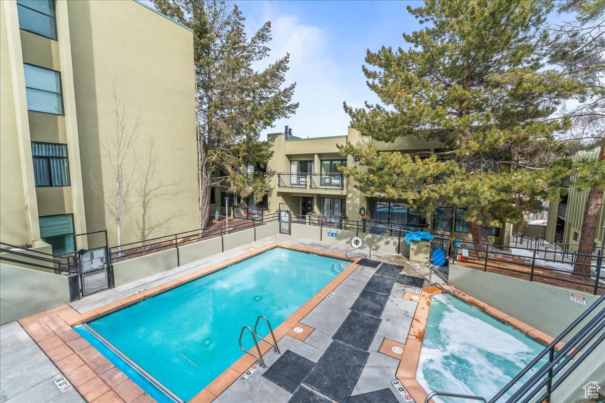 1482 EMPIRE AVE #308