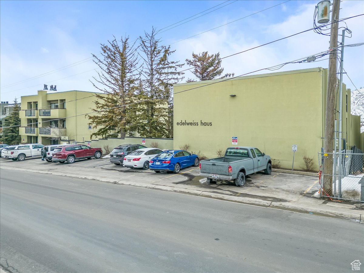 1482 EMPIRE AVE #308