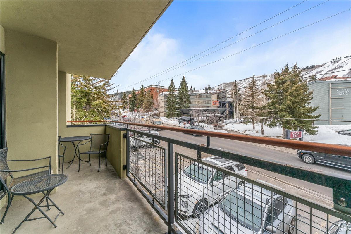 1482 EMPIRE AVE #308