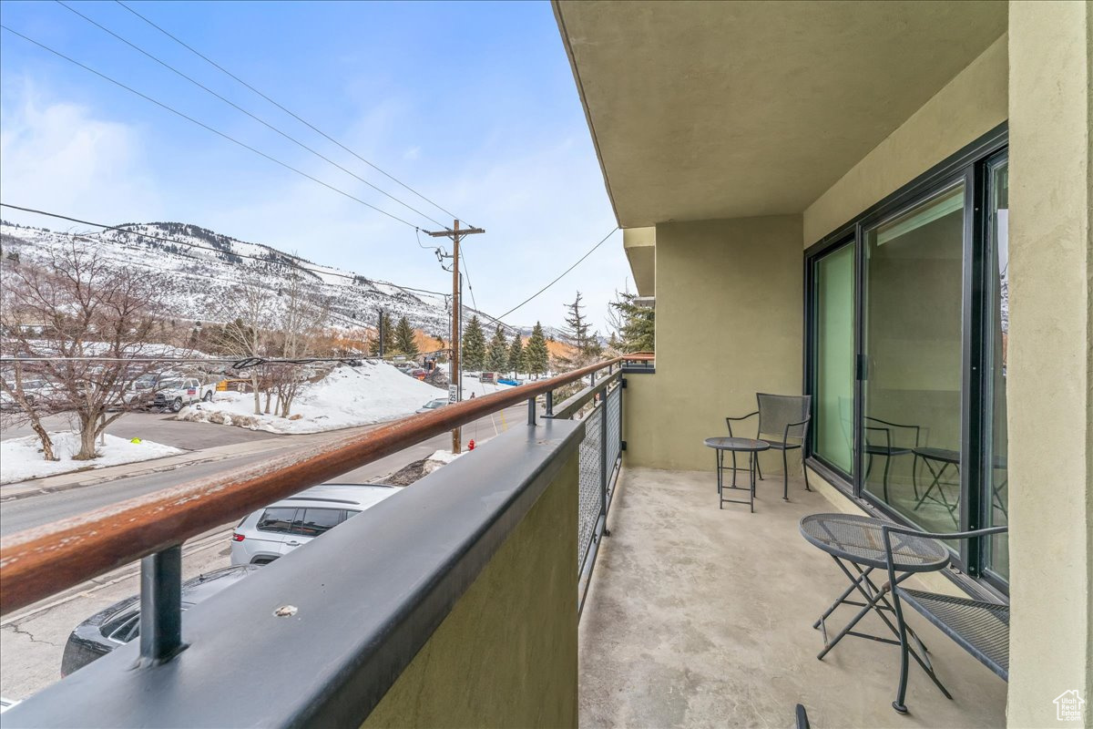 1482 EMPIRE AVE #308