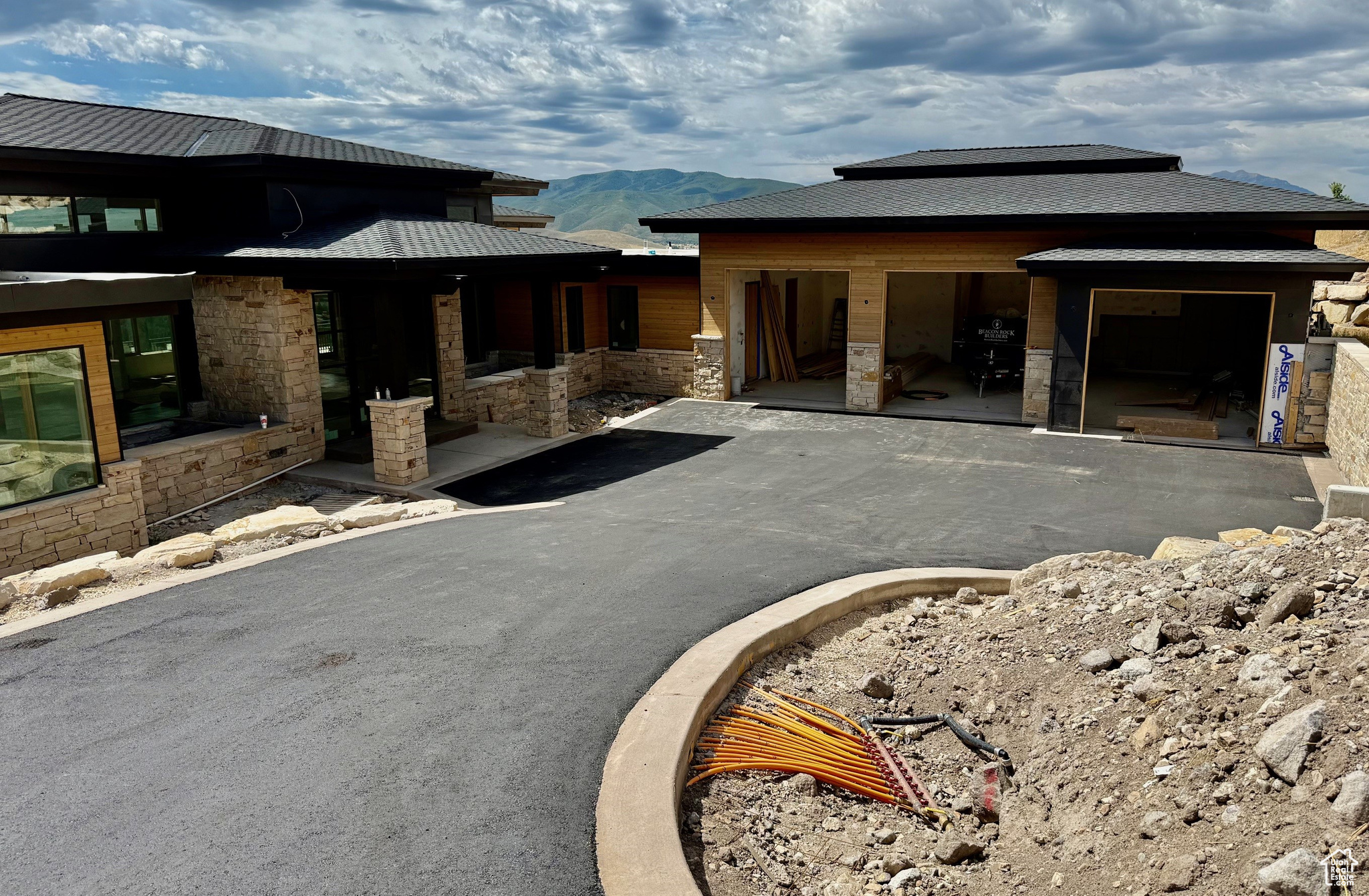 2754 E BOULDER TOP LOOP
