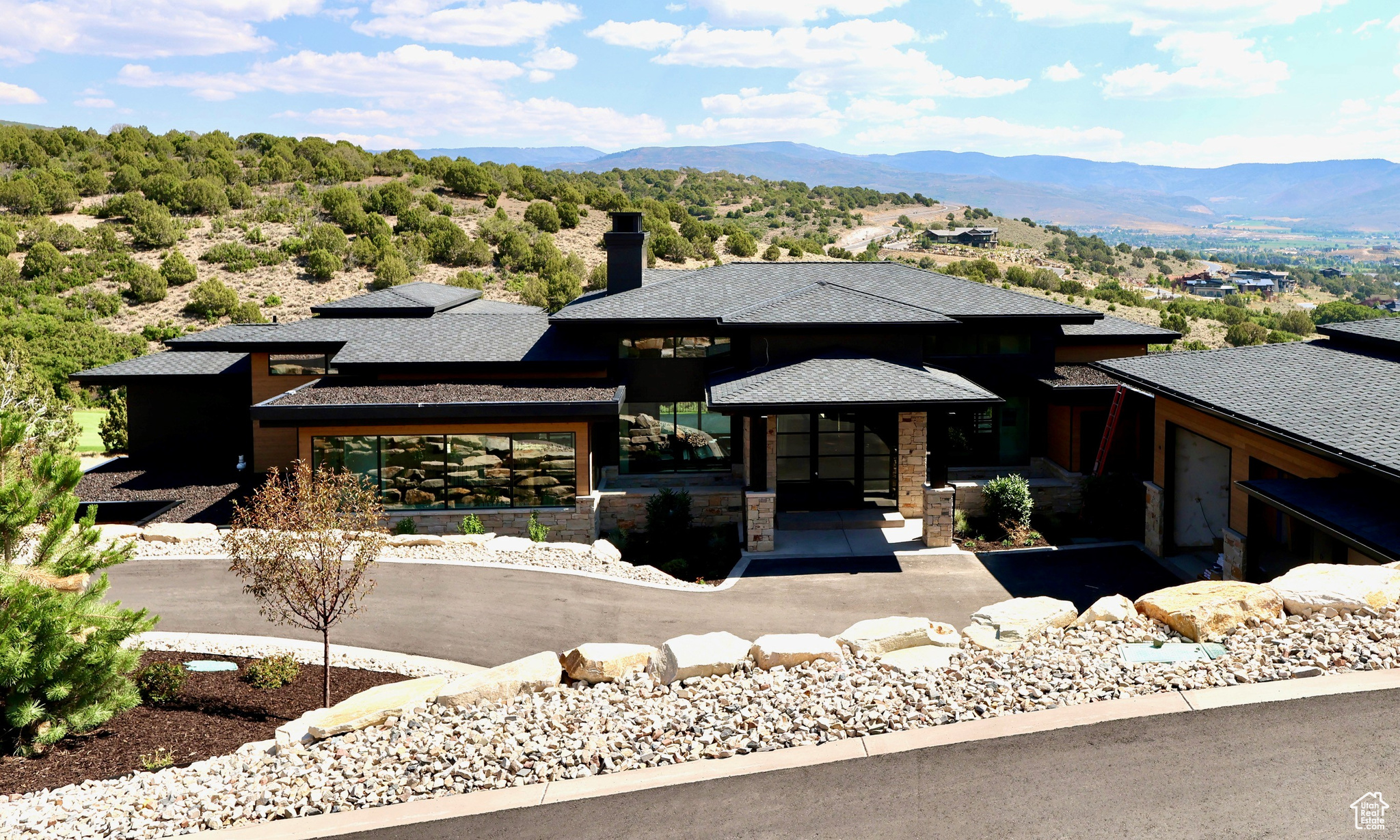 2754 E BOULDER TOP LOOP