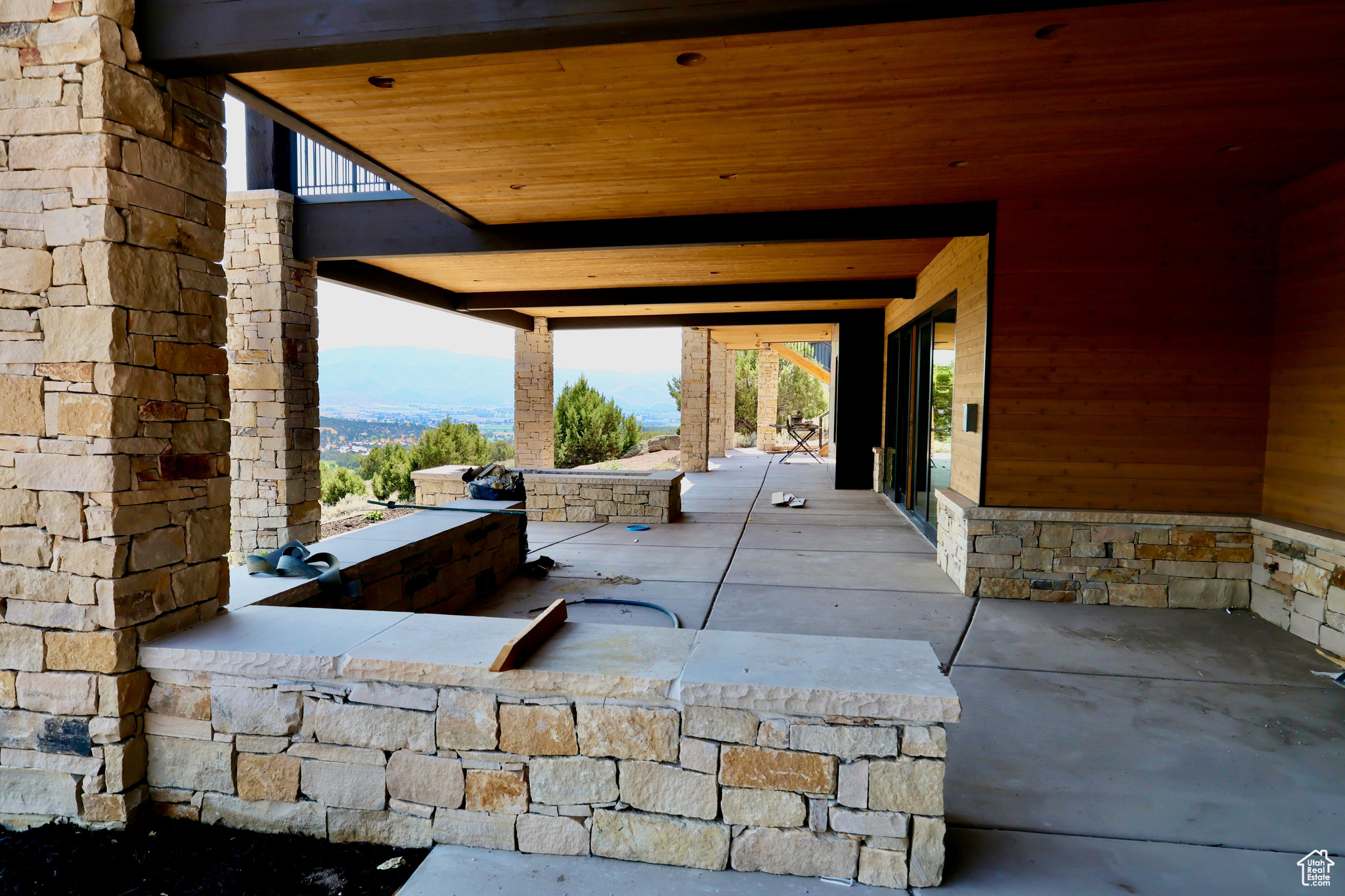 2754 E BOULDER TOP LOOP
