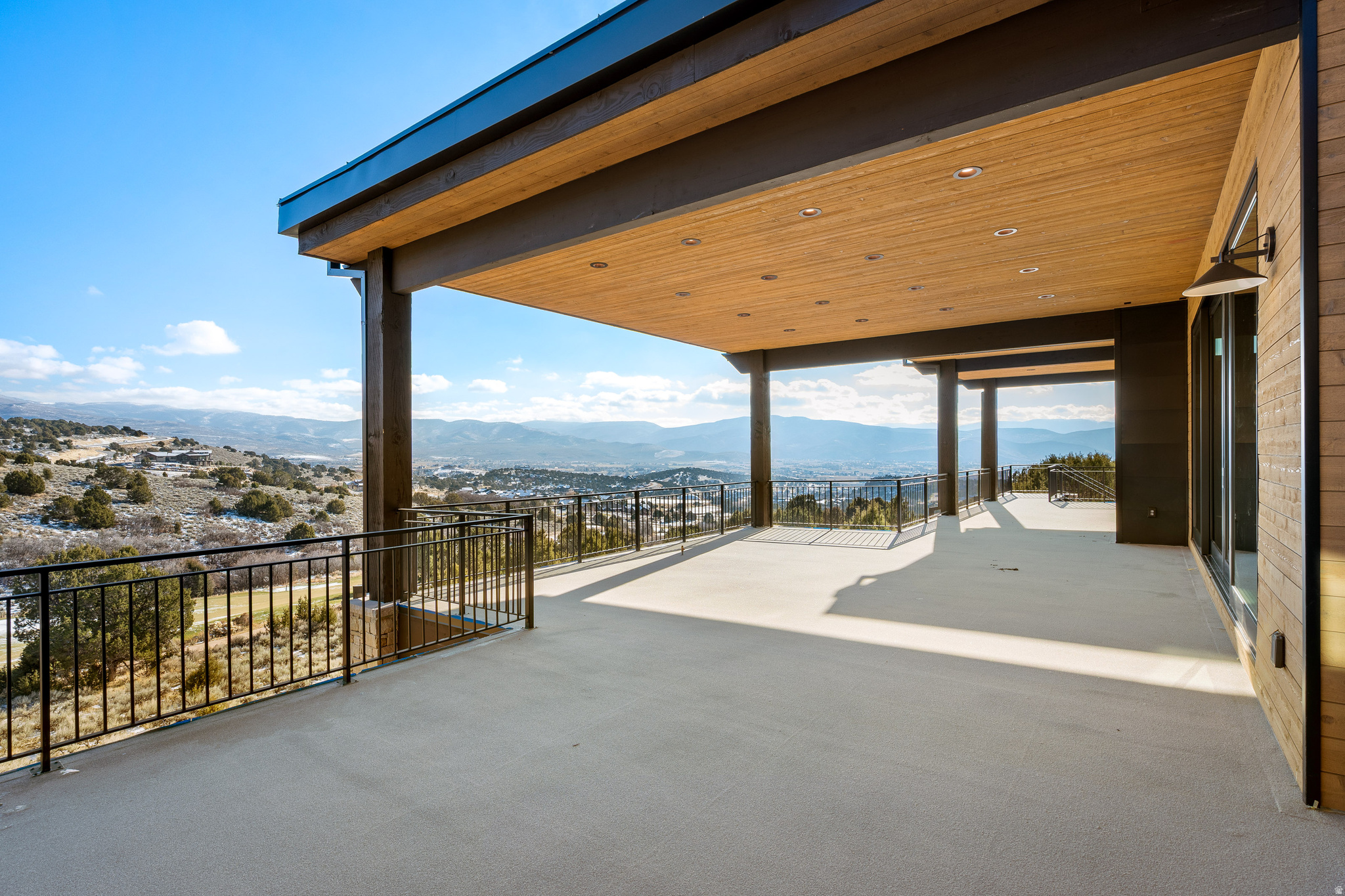 2754 E BOULDER TOP LOOP