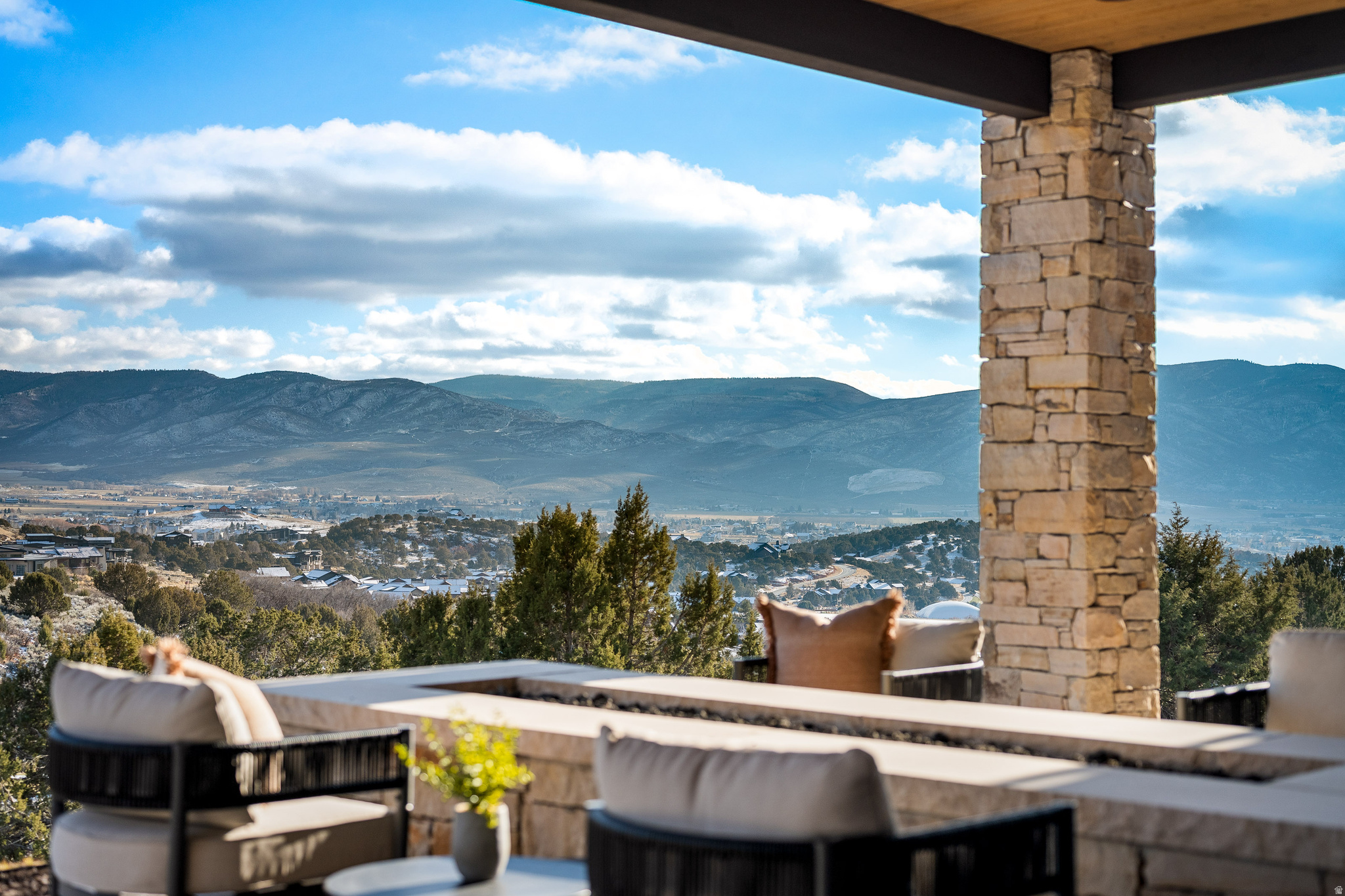 2754 E BOULDER TOP LOOP