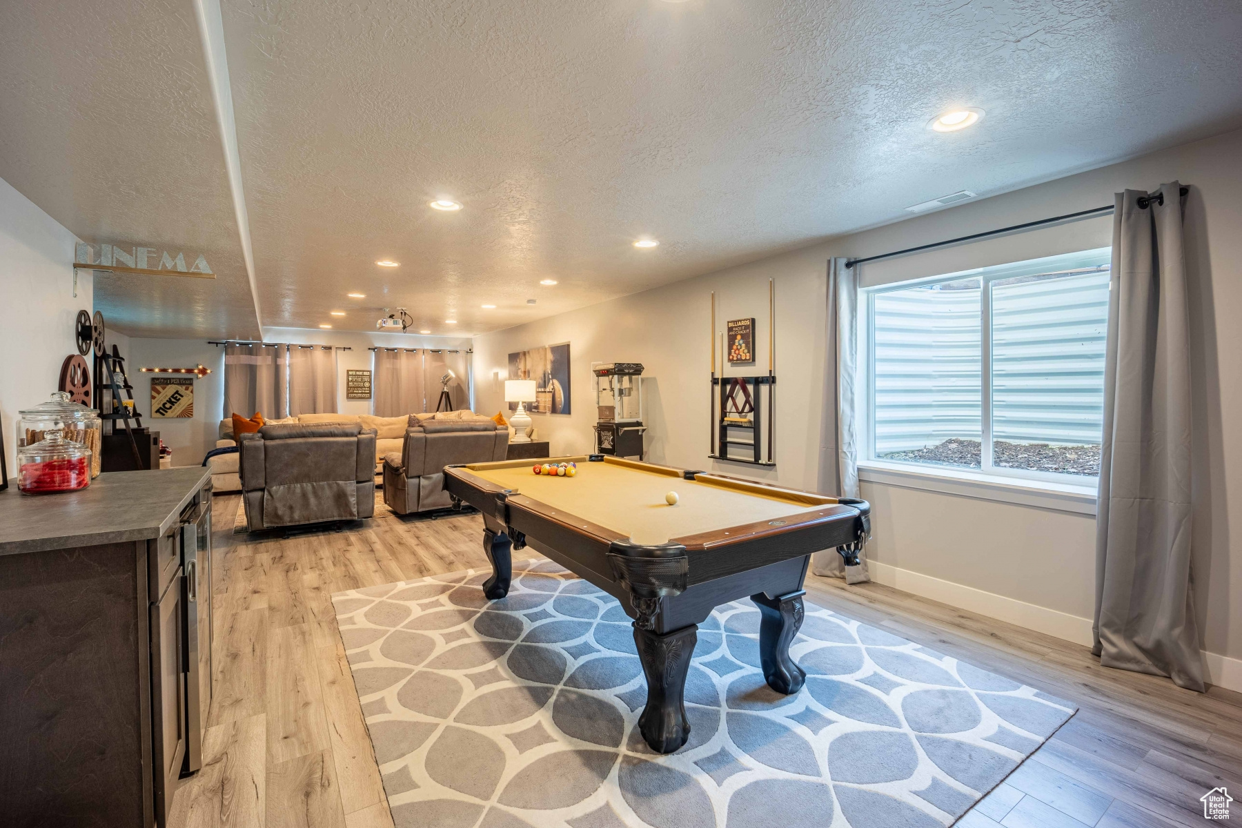 528 W AUTUMN HILLS BLVD