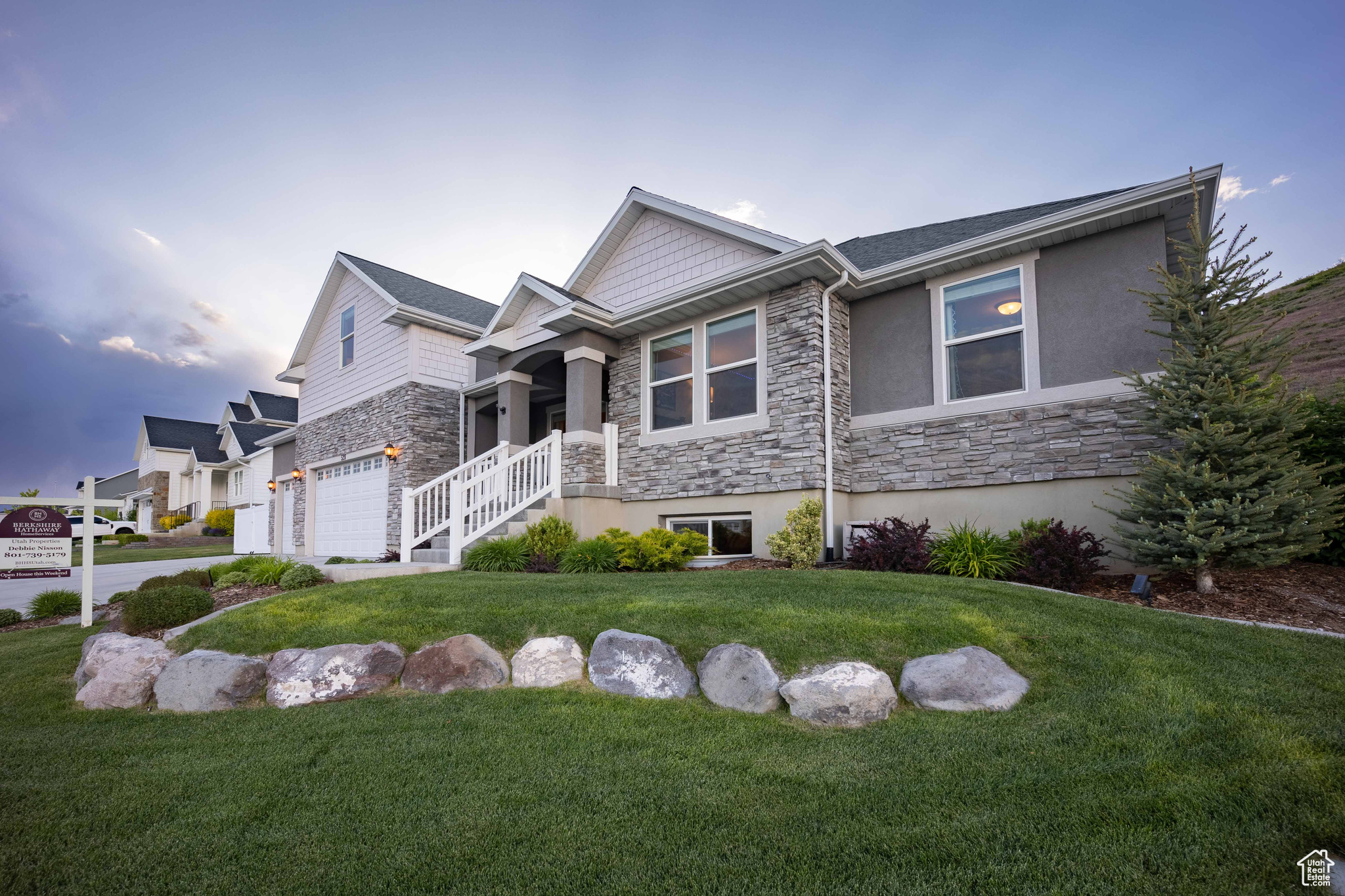 528 W AUTUMN HILLS BLVD