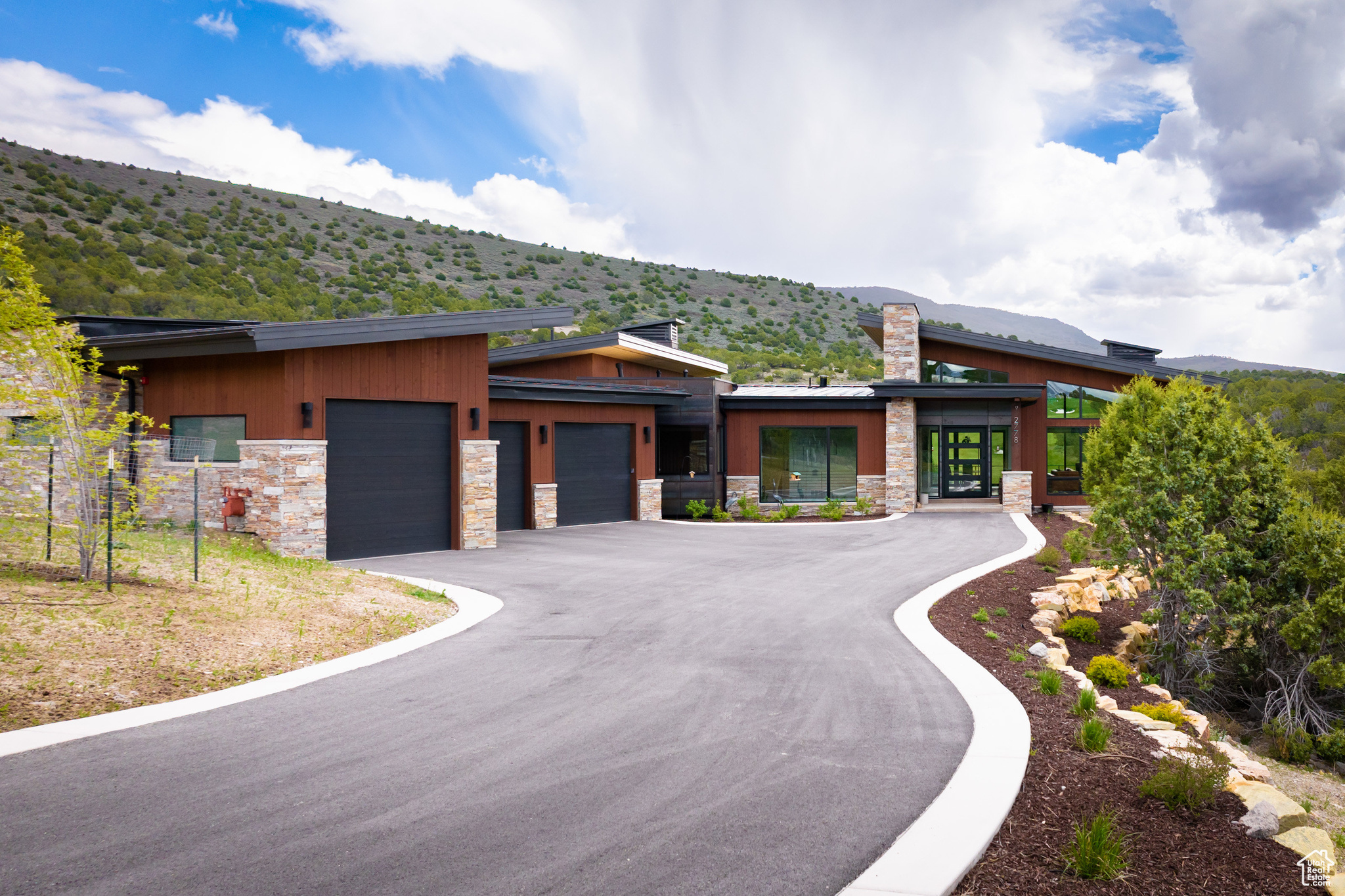2778 E BOULDER TOP LOOP