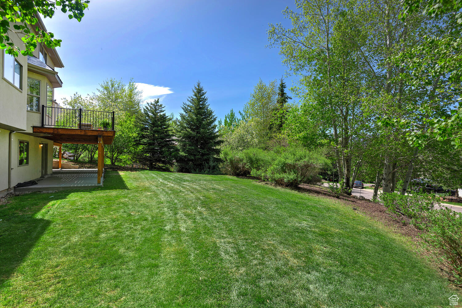 8829 N SACKETT DR