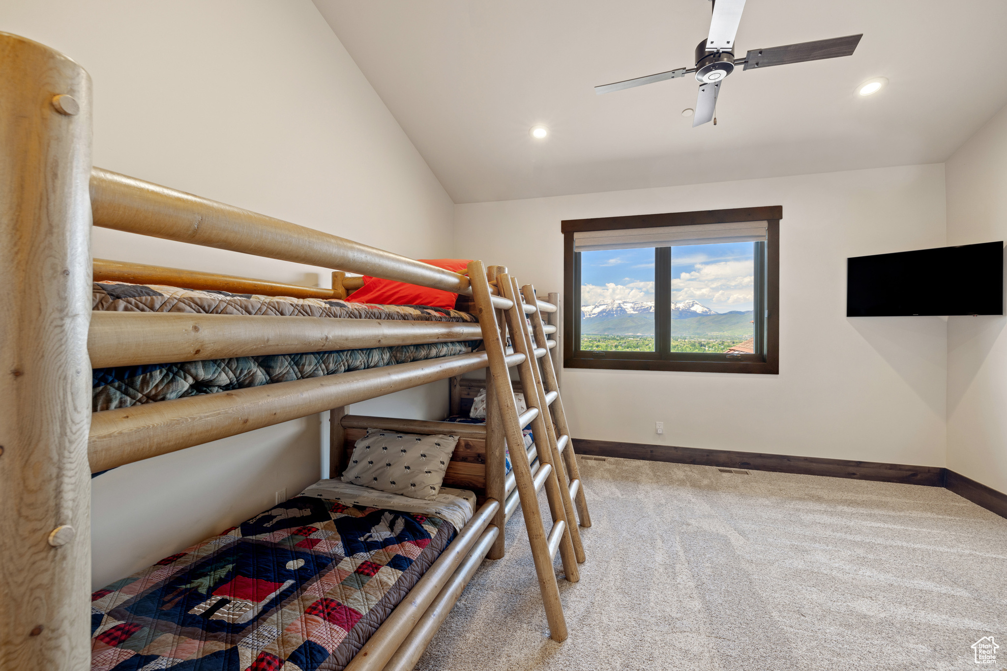2306 E FLAT TOP DR
