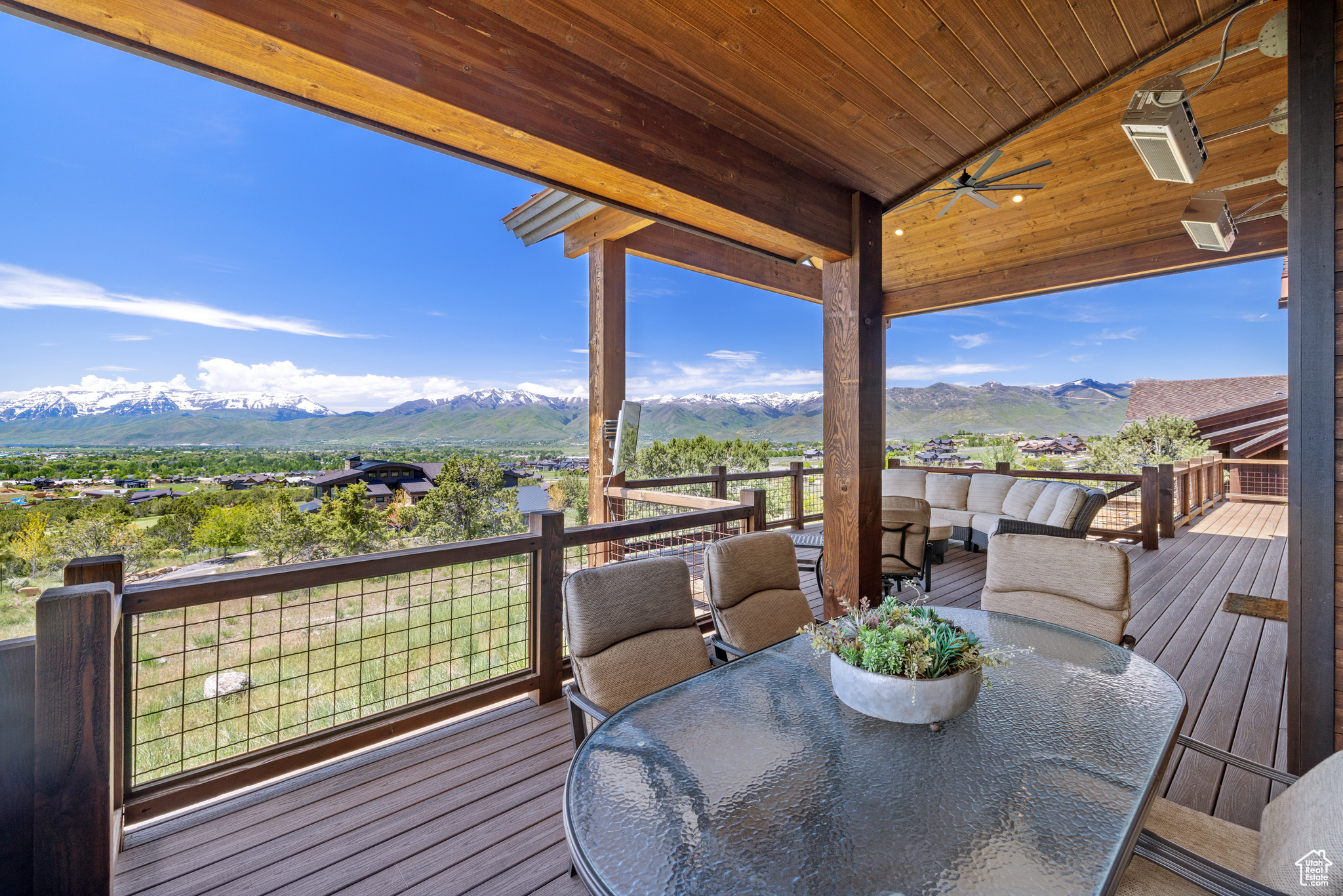 2306 E FLAT TOP DR