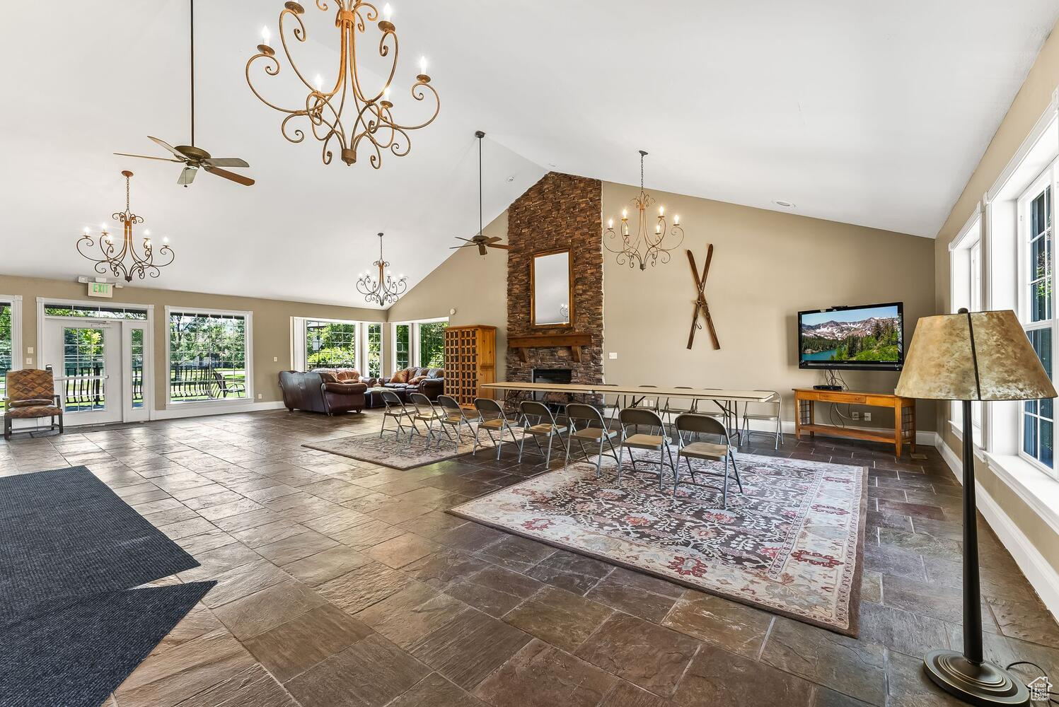 164 GENEVA DR