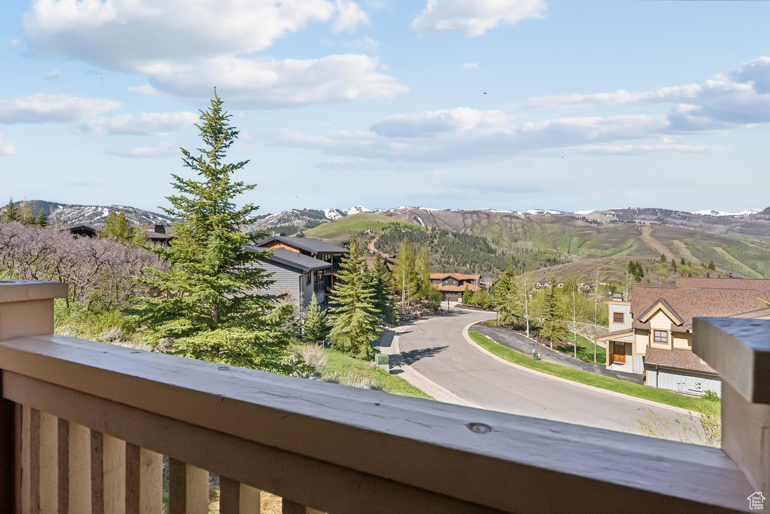 1514 APRIL MOUNTAIN DR