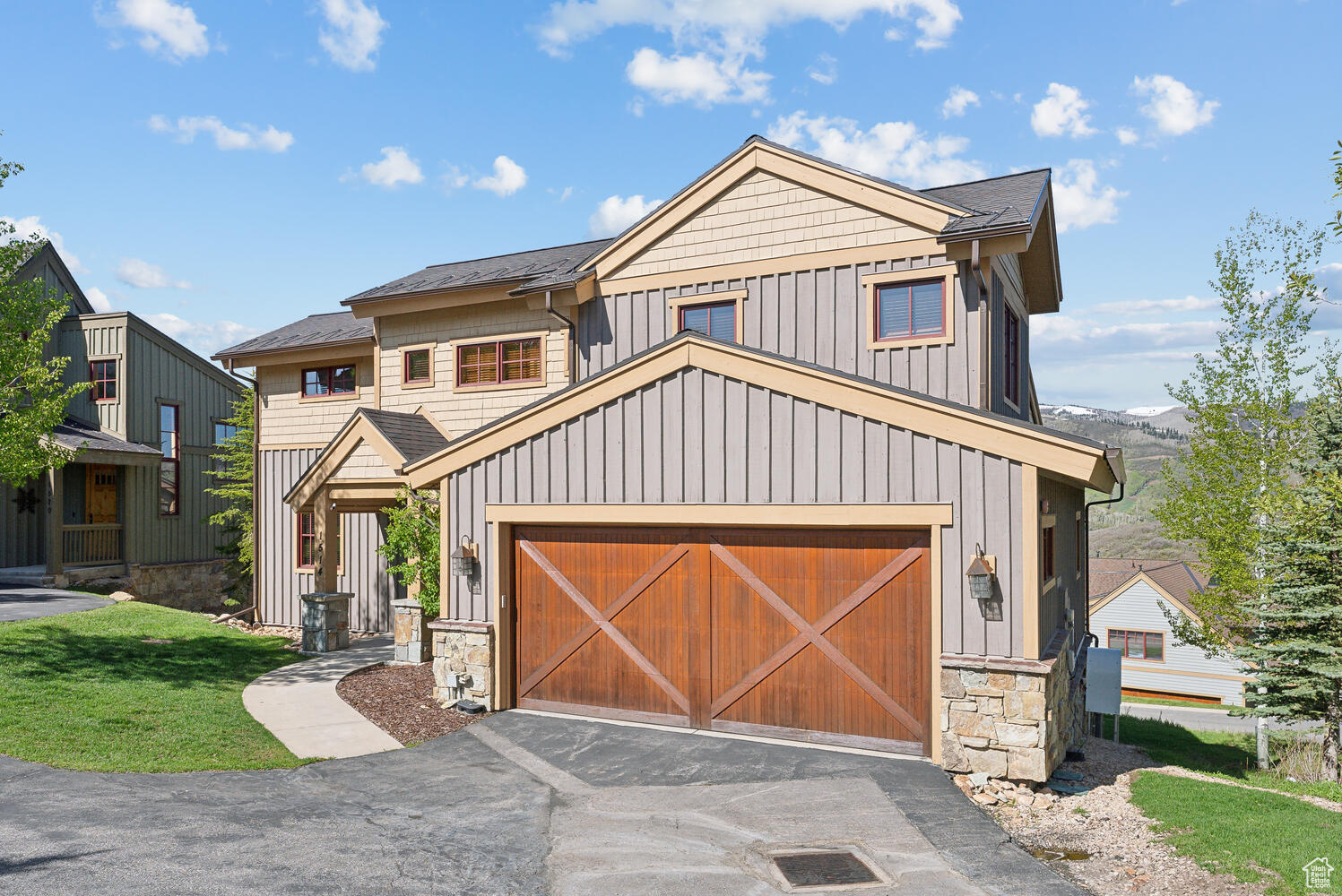 1514 APRIL MOUNTAIN DR