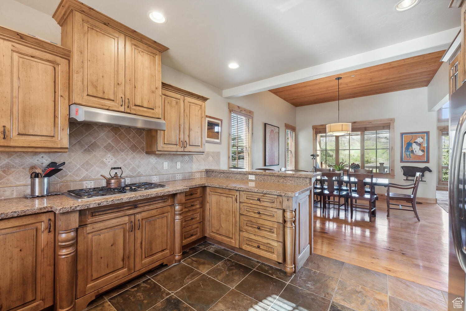 1514 APRIL MOUNTAIN DR
