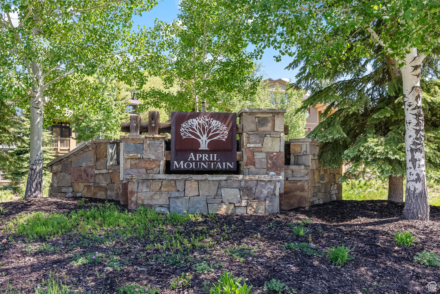 1514 APRIL MOUNTAIN DR
