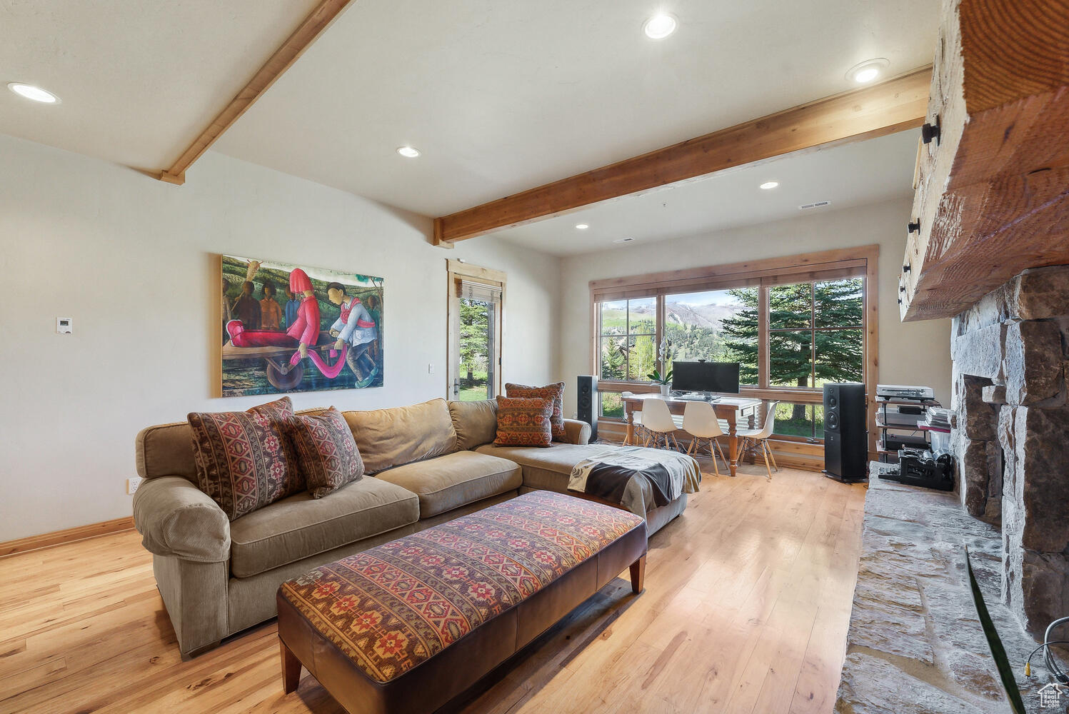 1514 APRIL MOUNTAIN DR
