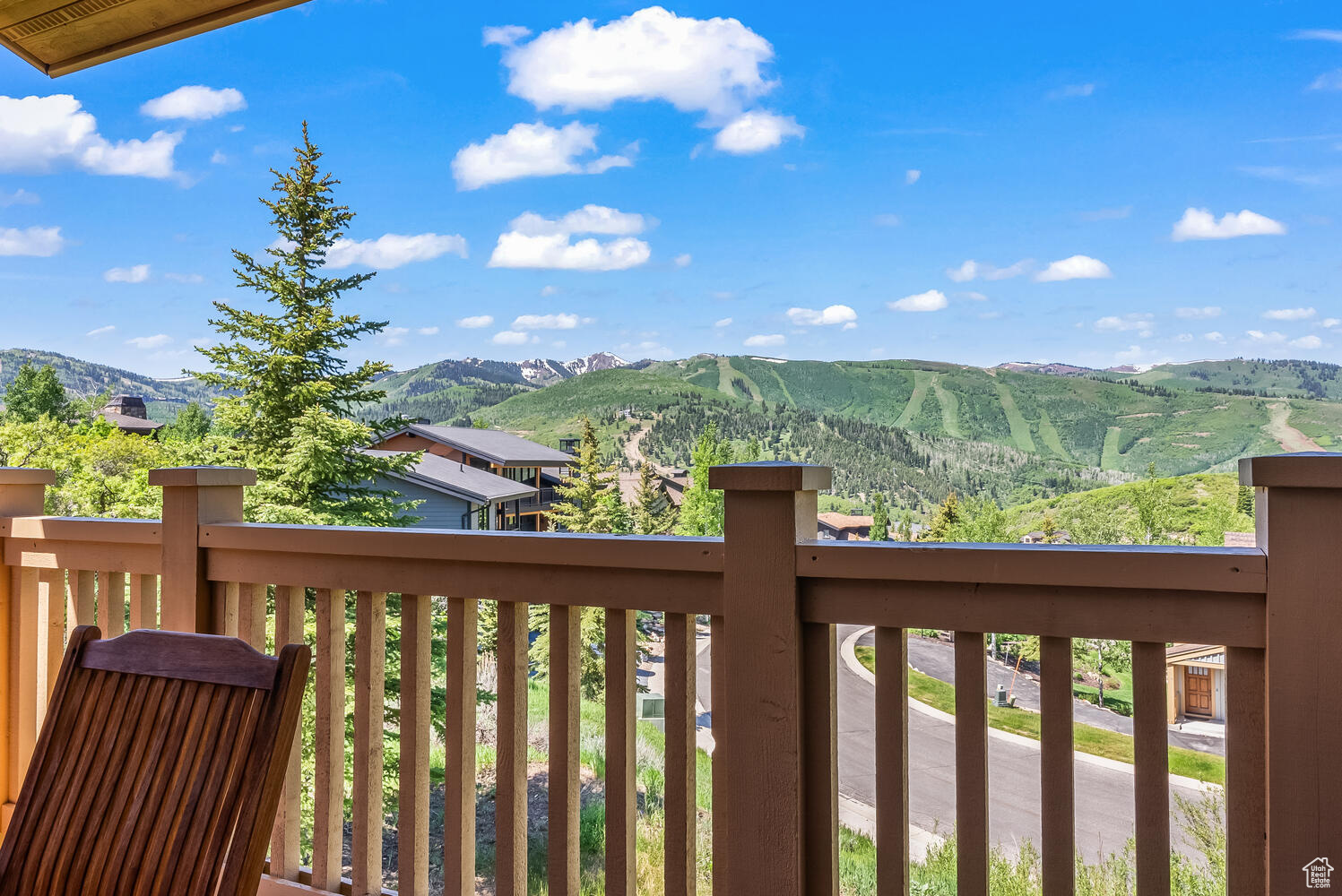 1514 APRIL MOUNTAIN DR