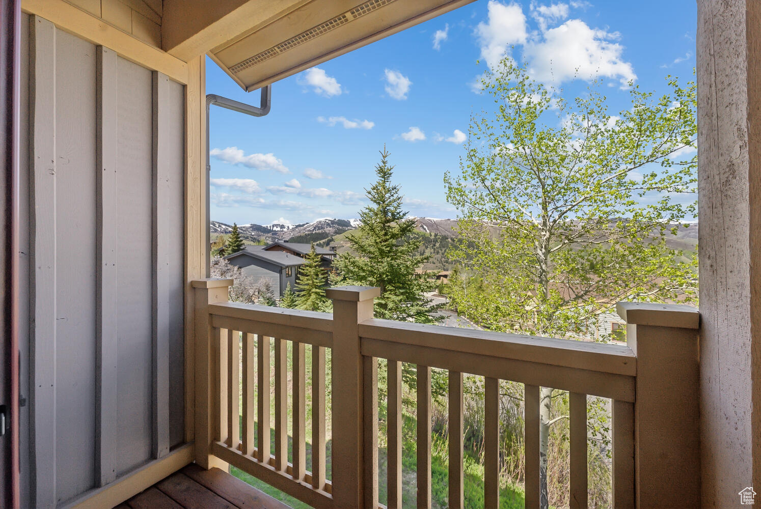 1514 APRIL MOUNTAIN DR