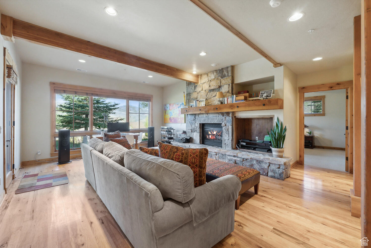 1514 APRIL MOUNTAIN DR