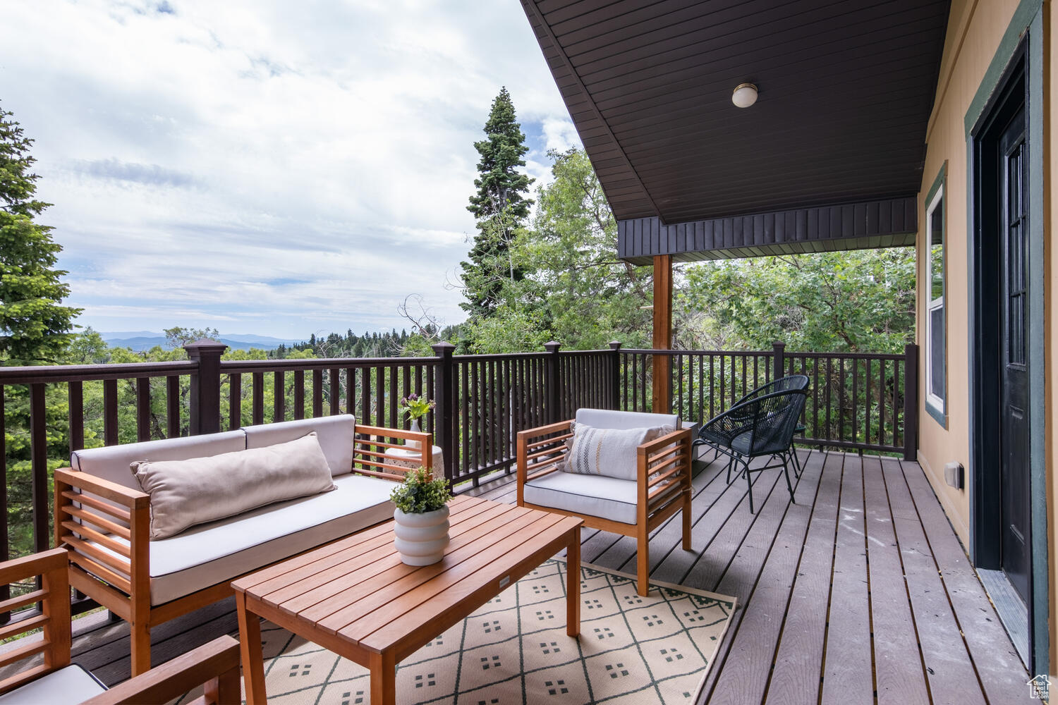 209 PORCUPINE LOOP
