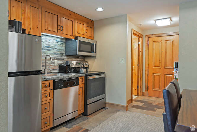 3855 GRAND SMT #109 Q2