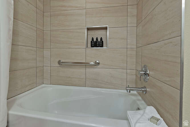 3855 GRAND SUMMIT DR #514 Q1