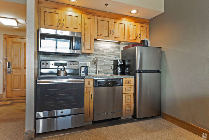 3855 GRAND SUMMIT DR #514 Q1