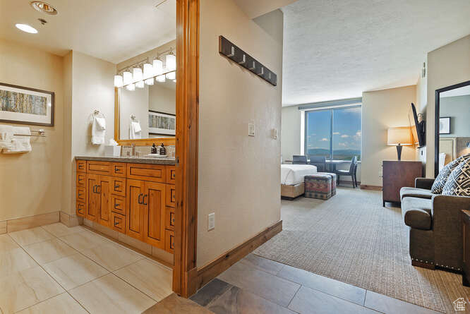 3855 GRAND SUMMIT DR #514 Q1