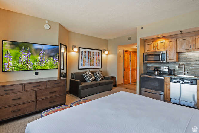 3855 GRAND SUMMIT DR #514 Q1