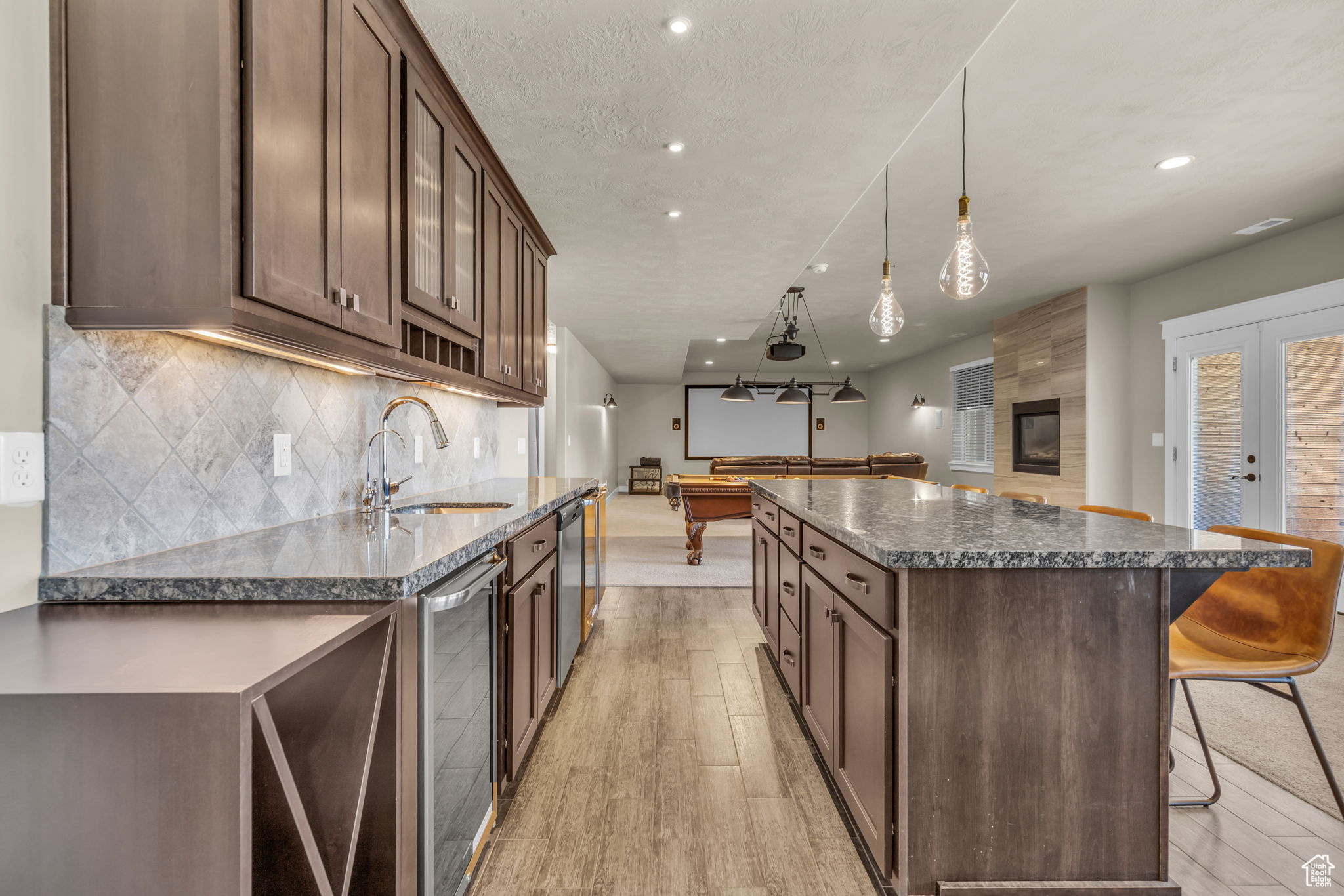 5137 W AMBERMONT DR